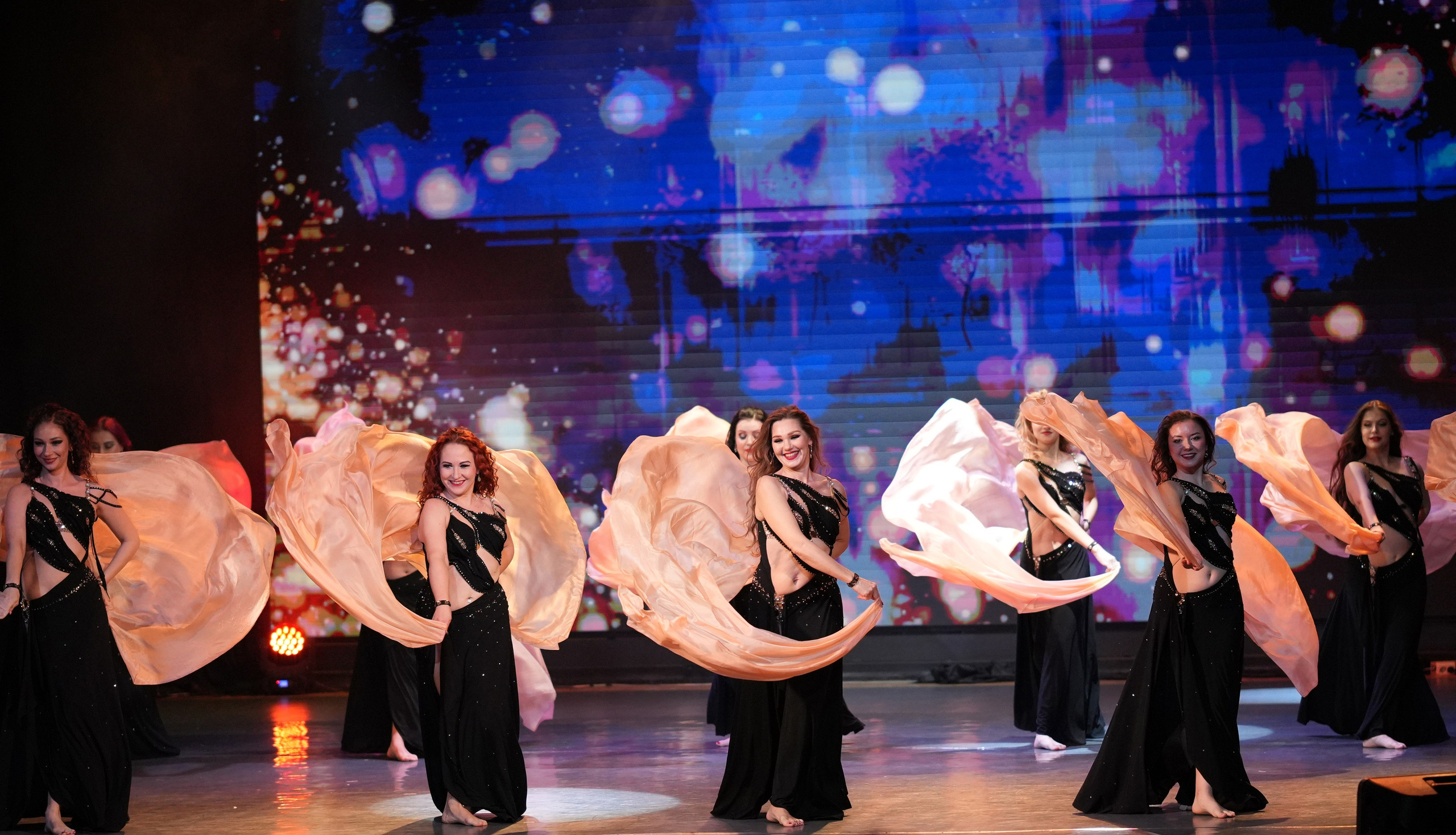 Концертный фотограф в Новосибирске | Фотосъёмка концертов, мероприятий на сцене и фестивалей. Фотограф в Новосибирске для свадеб, репортажа и бизнеса| MIGDA PHOTO