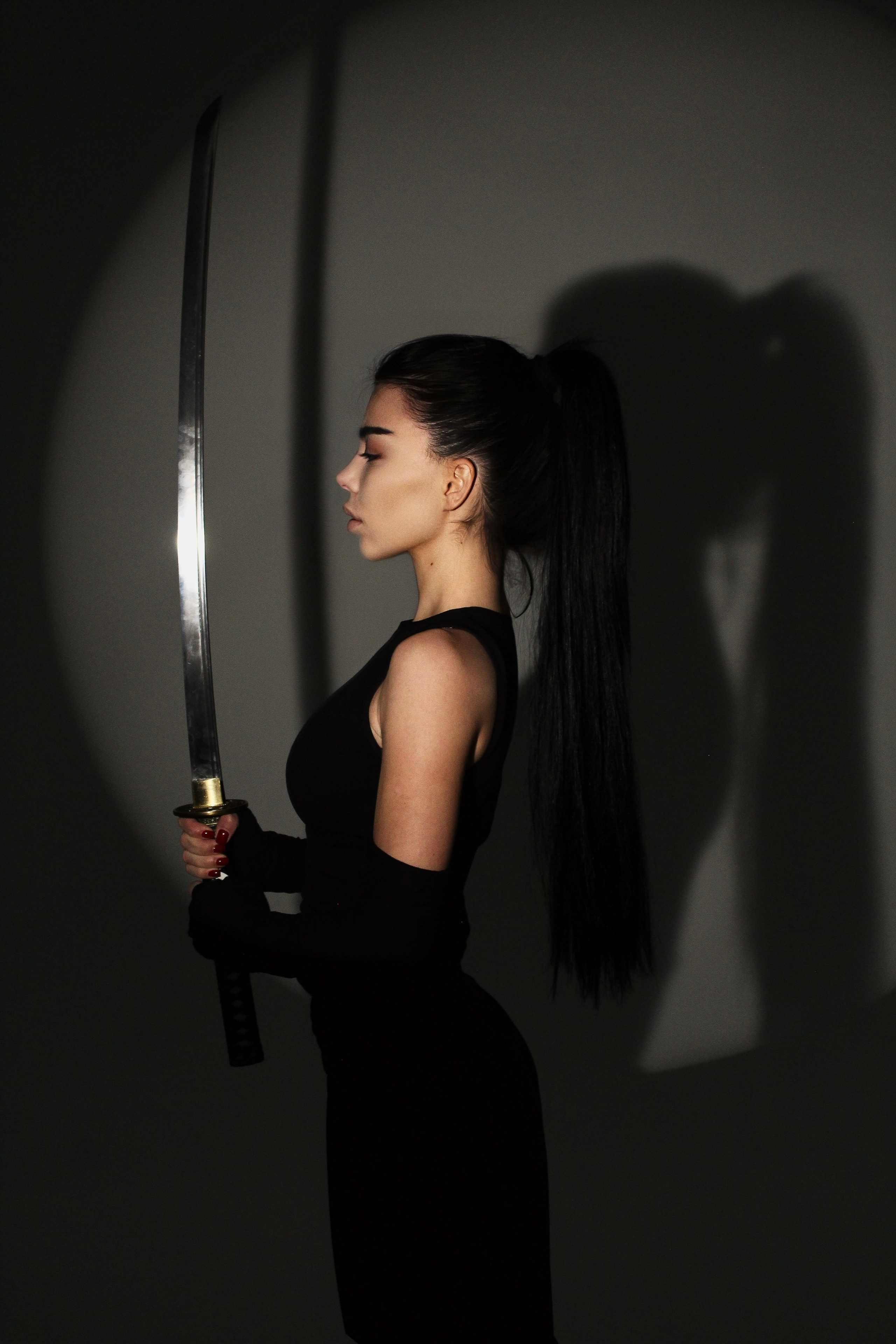 Студийная с катаной. Агунда Хумарова