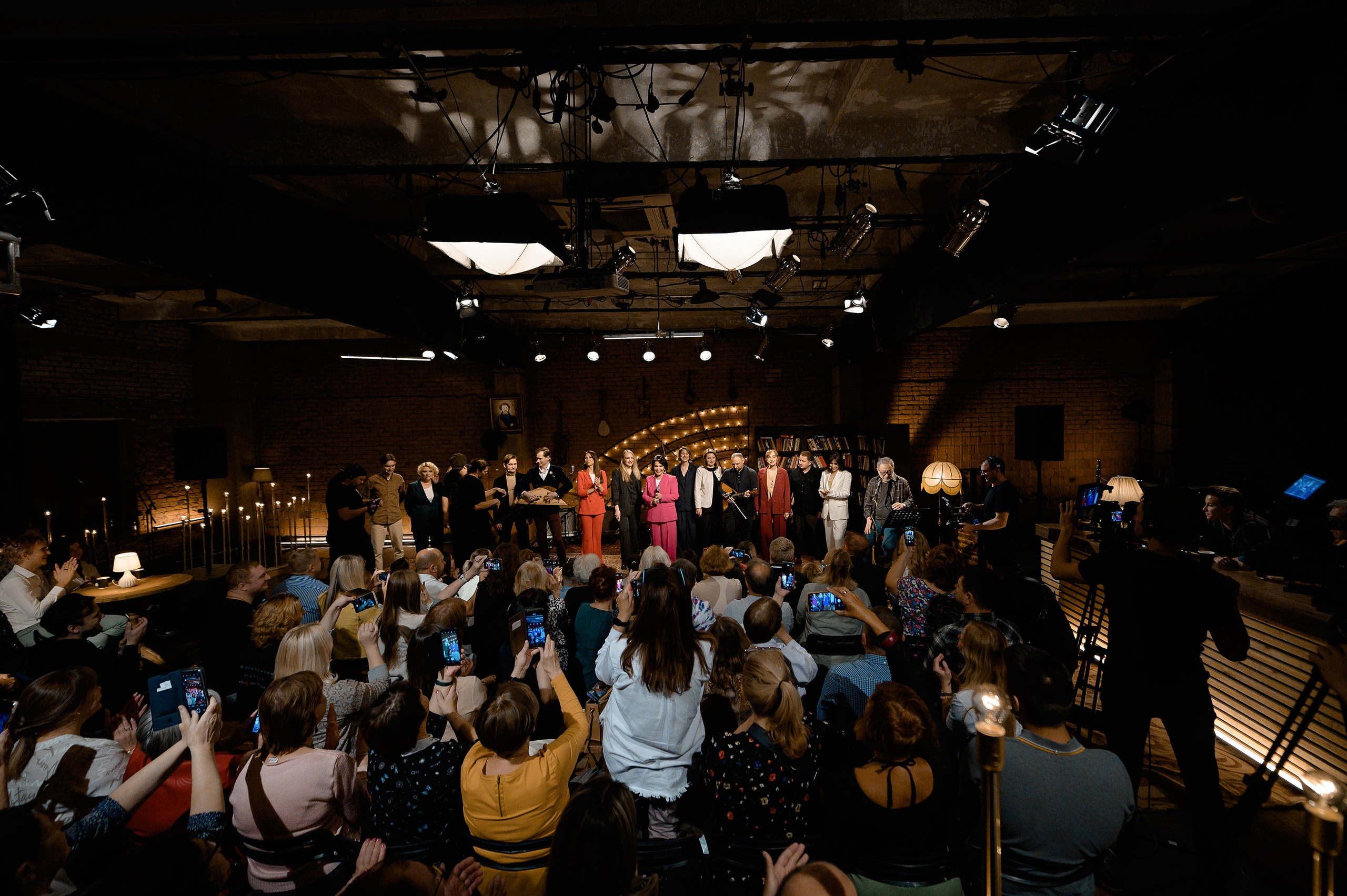 КВАРТИРНИК У МАРГУЛИСА. РЕПОРТАЖНЫЙ И БИЗНЕС ФОТОГРАФ В МОСКВЕ, ЕГОР НИКОЛАЕВ