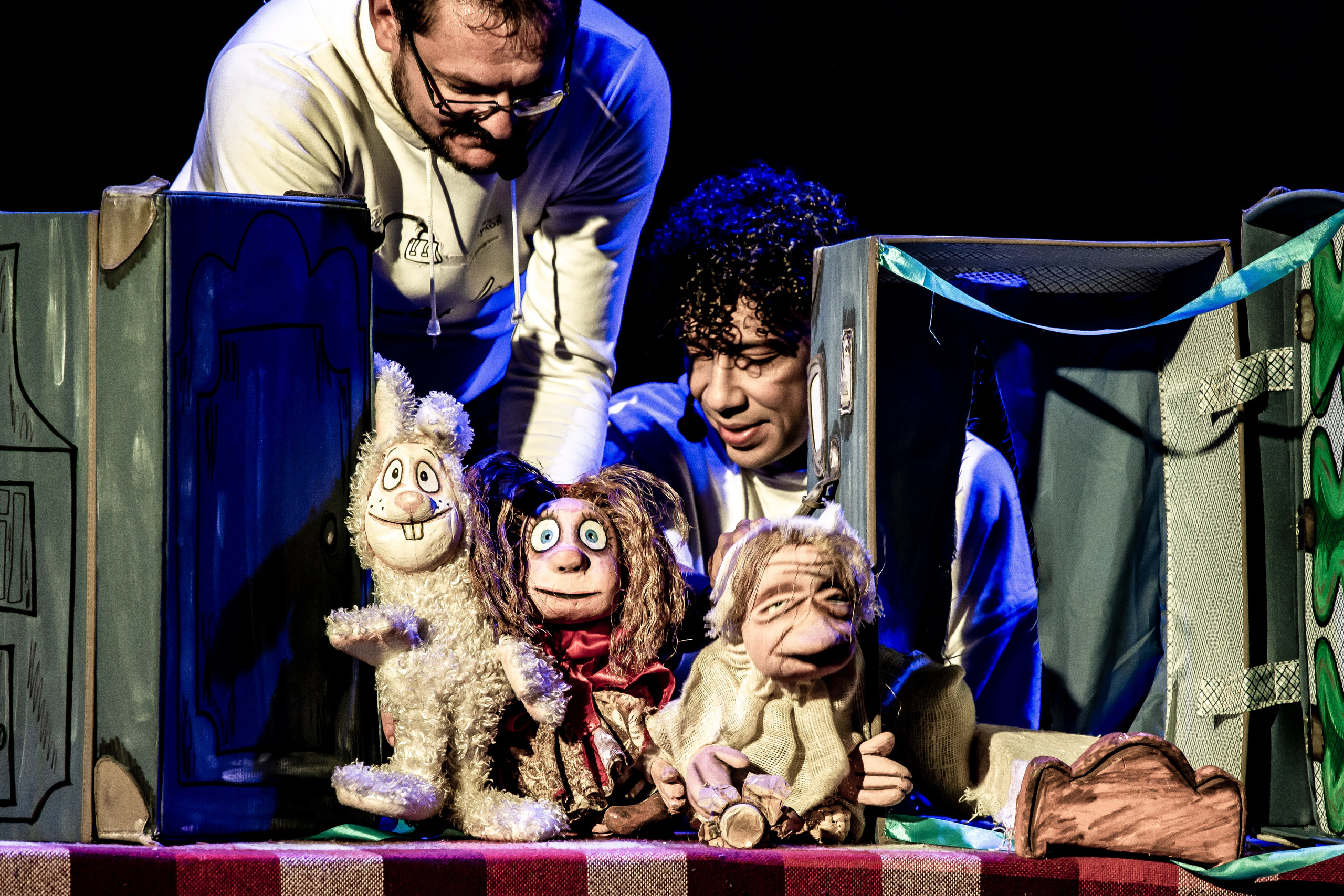 Спектакль театра Саквояж О Красной шапочке. Фотограф в Сочи Юрий Шептаев