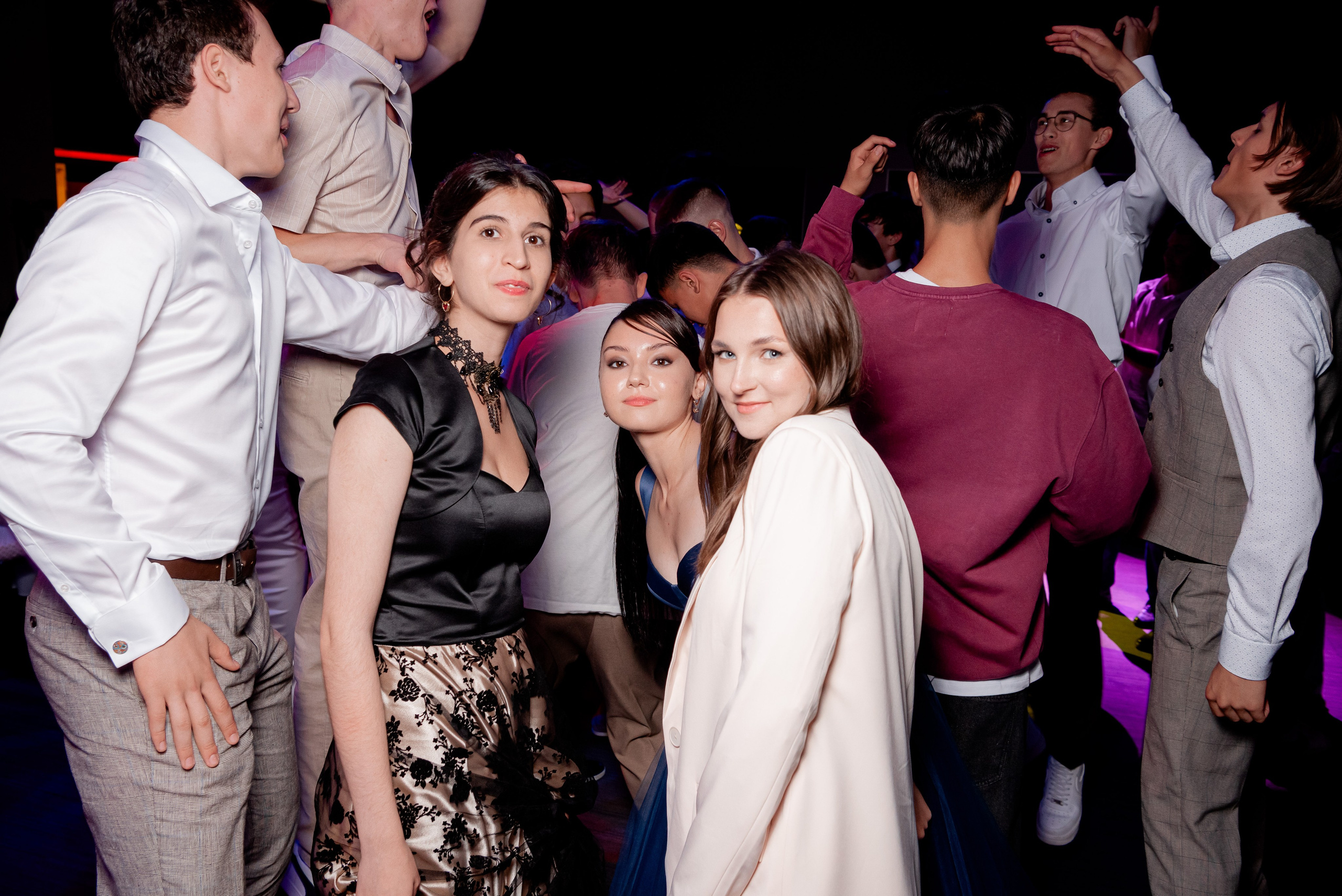 5 Лицей. Вручение и Банкет. Музкомедия и Сити Холл. Фотограф в Волгограде и Волжском Александр Горбань