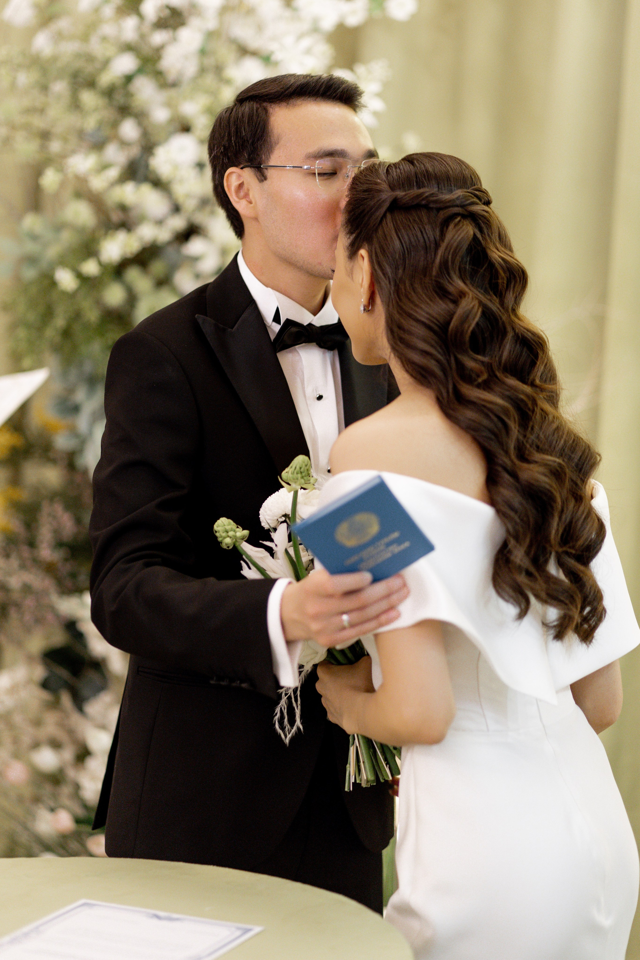 NURZHAN & LYAZZAT «MAHABBAT KOKTEMI». ___________________________________________________