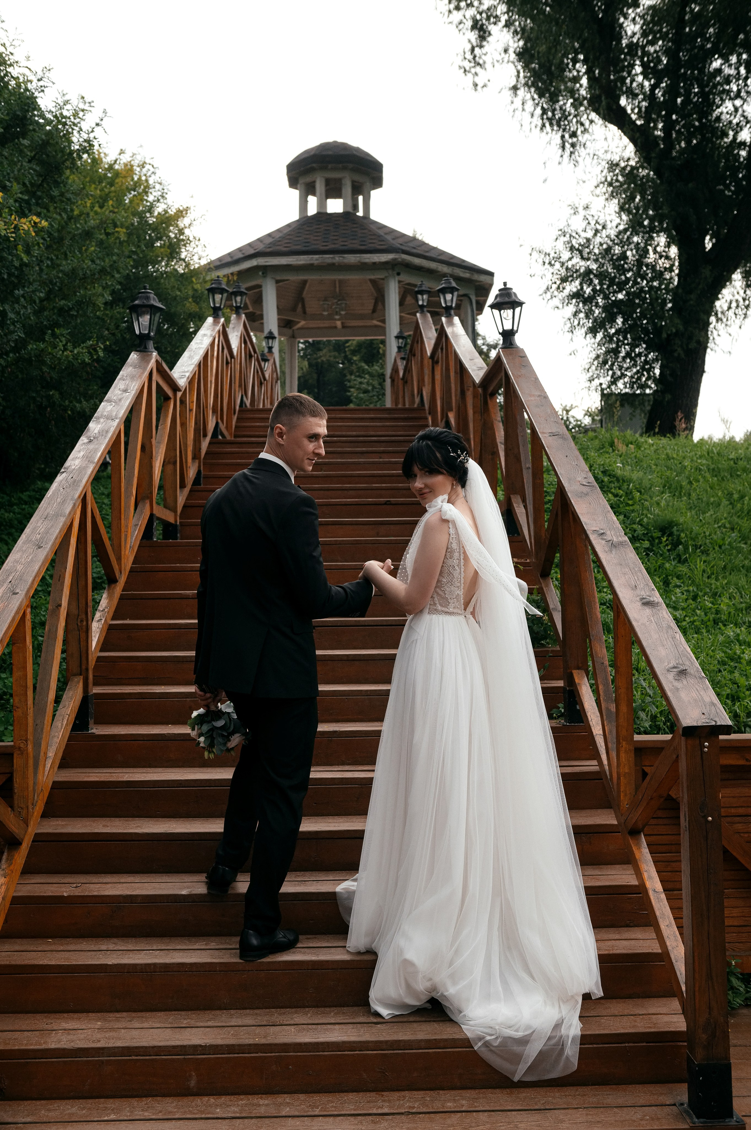 Свадьба с венчанием в Щелково. Прогулка в Гребнево, ресторан Кинза, отель Премиум. Свадебный и семейный фотограф Виктория Носачёва. Щелково, Москва и МО