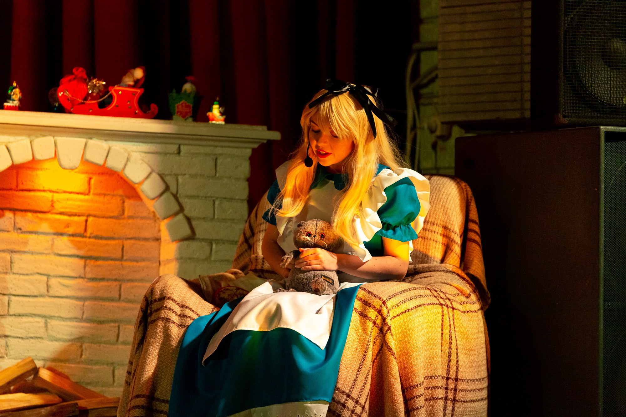 Спектакль в Доме культуры. Андрей Кровлин — фотограф в Славянке