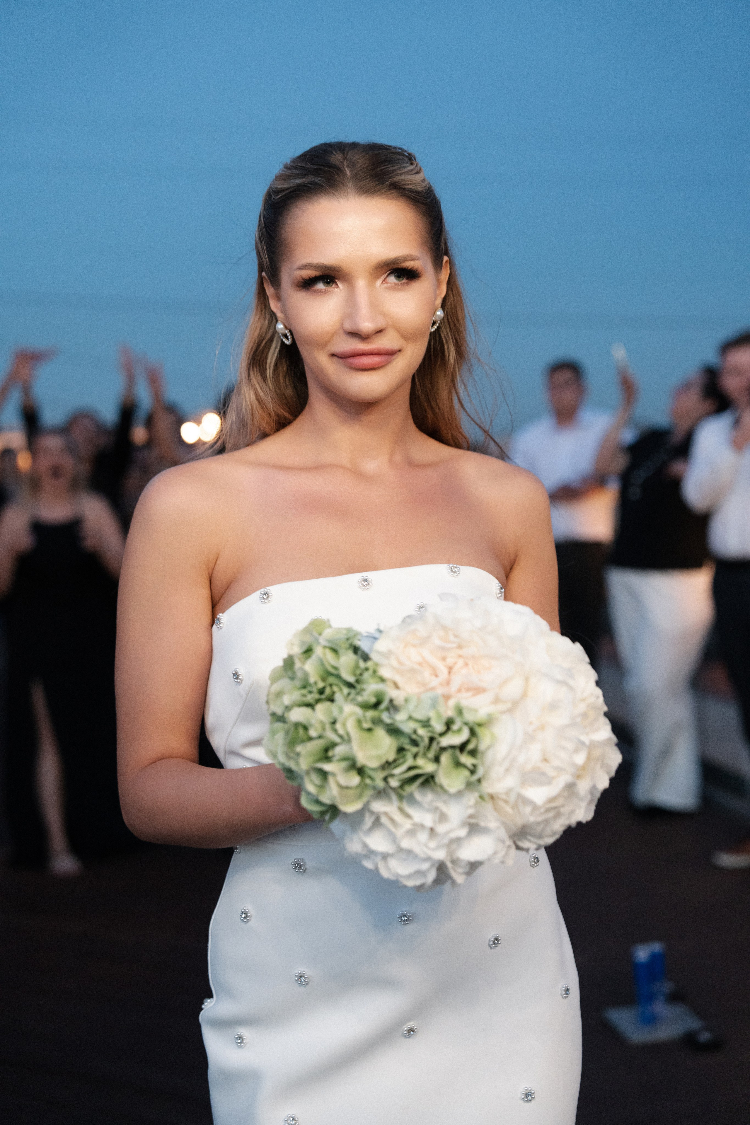 Виктория & Роман. Камерная городская свадьба в видовом ресторане в стиле современная классика. Свадебный фотограф организатор в Санкт-Петербурге Ассоль Опарина