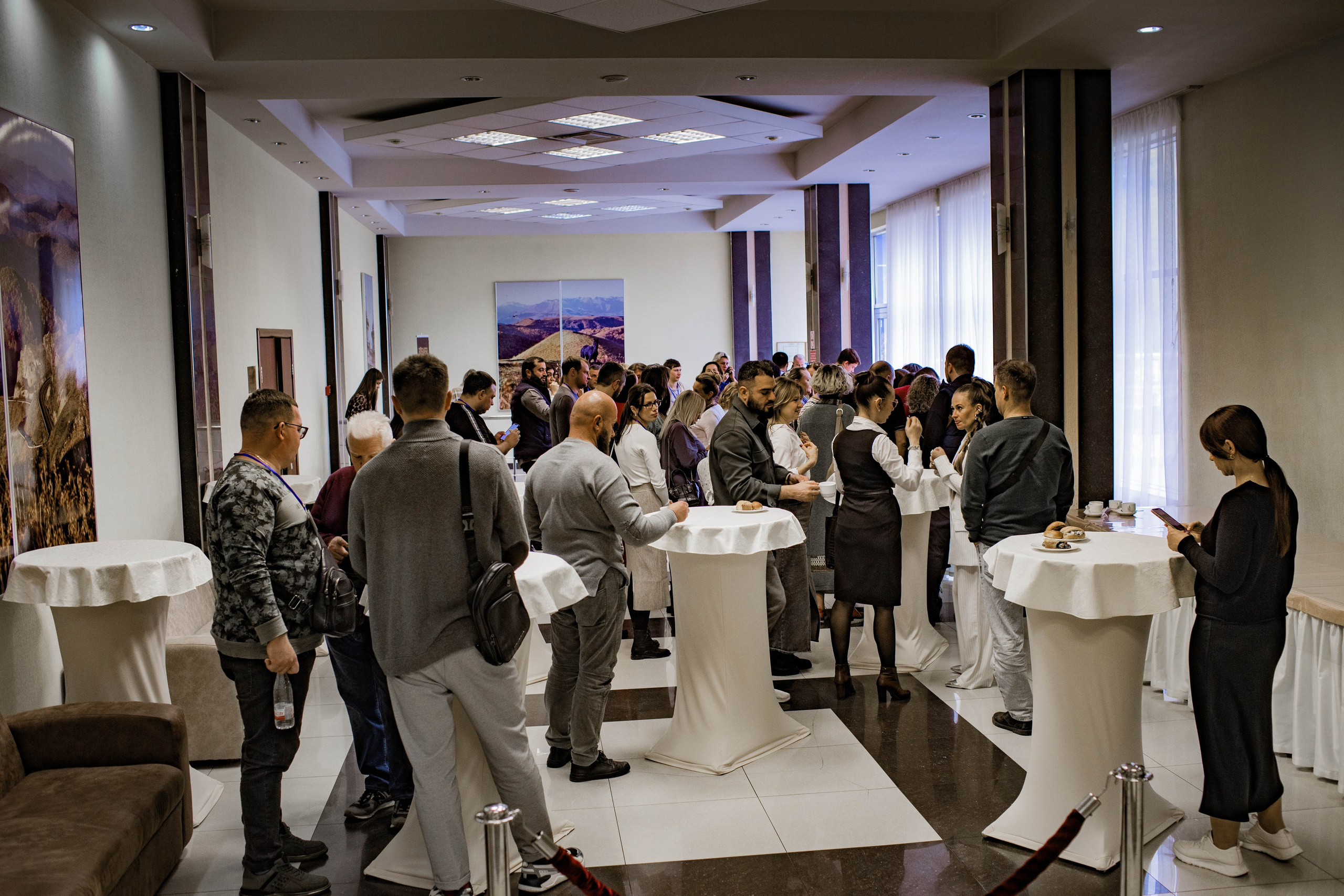 КОНФЕРЕНЦИЯ ПО ПОСУТОЧНОЙ АРЕНДЕ. Медиапродюсер, фотограф в Минеральных Водах —Виктор Холодов