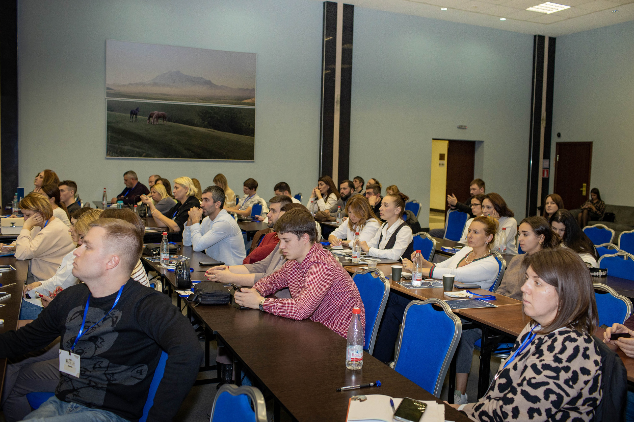 КОНФЕРЕНЦИЯ ПО ПОСУТОЧНОЙ АРЕНДЕ. Медиапродюсер, фотограф в Минеральных Водах —Виктор Холодов