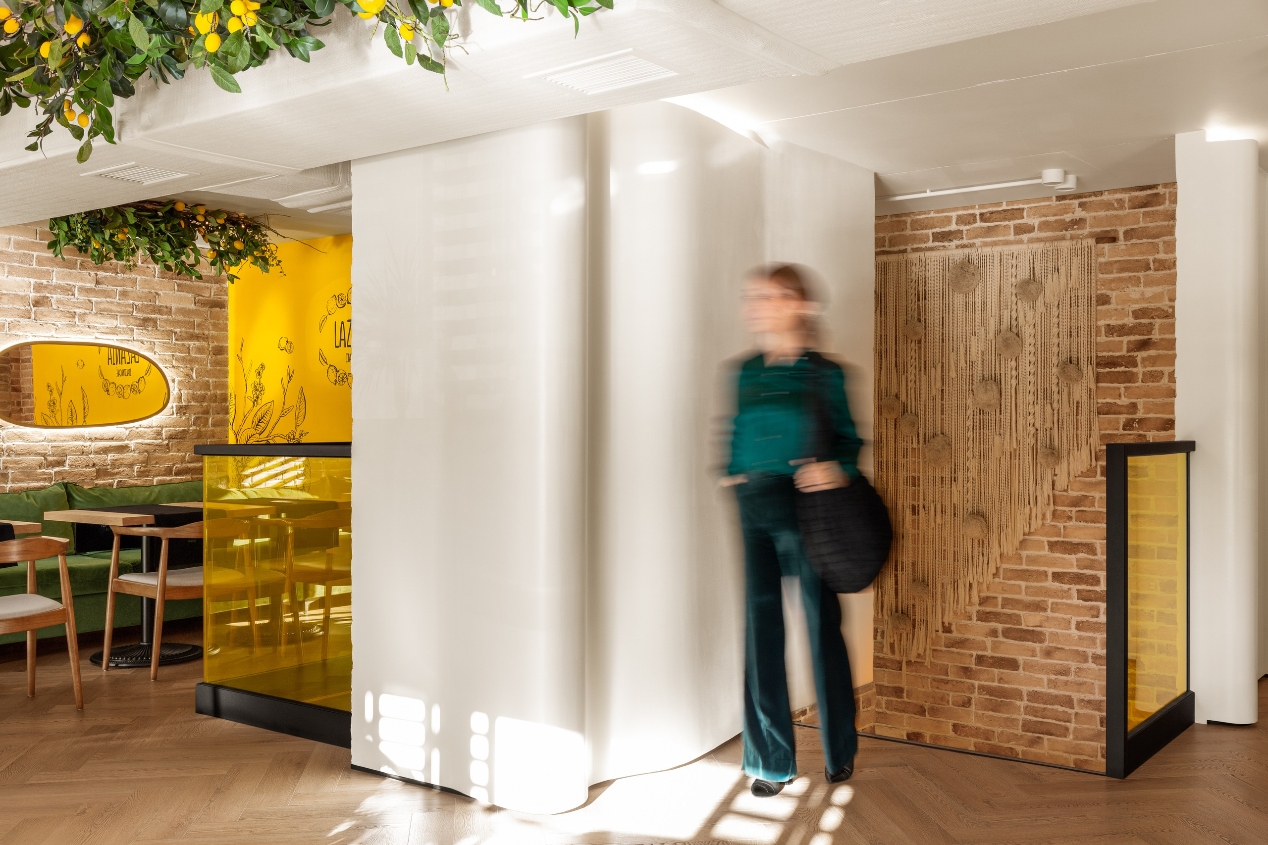 Интерьерная фотосъёмка дизайн проектов HoReCa. Роман Якунин — интерьерный фотограф в Алматы