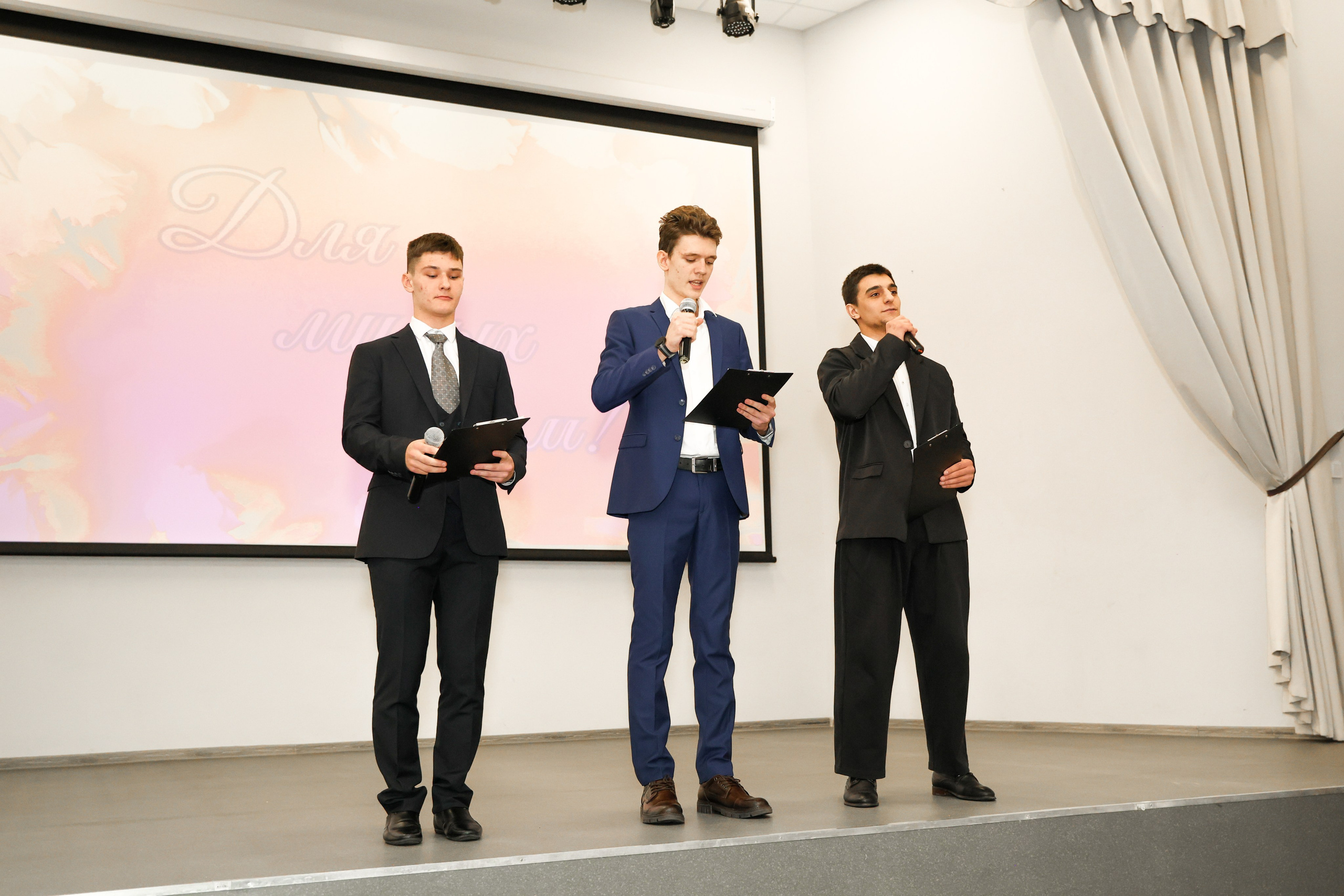 8 марта I школа. The EVL gallery