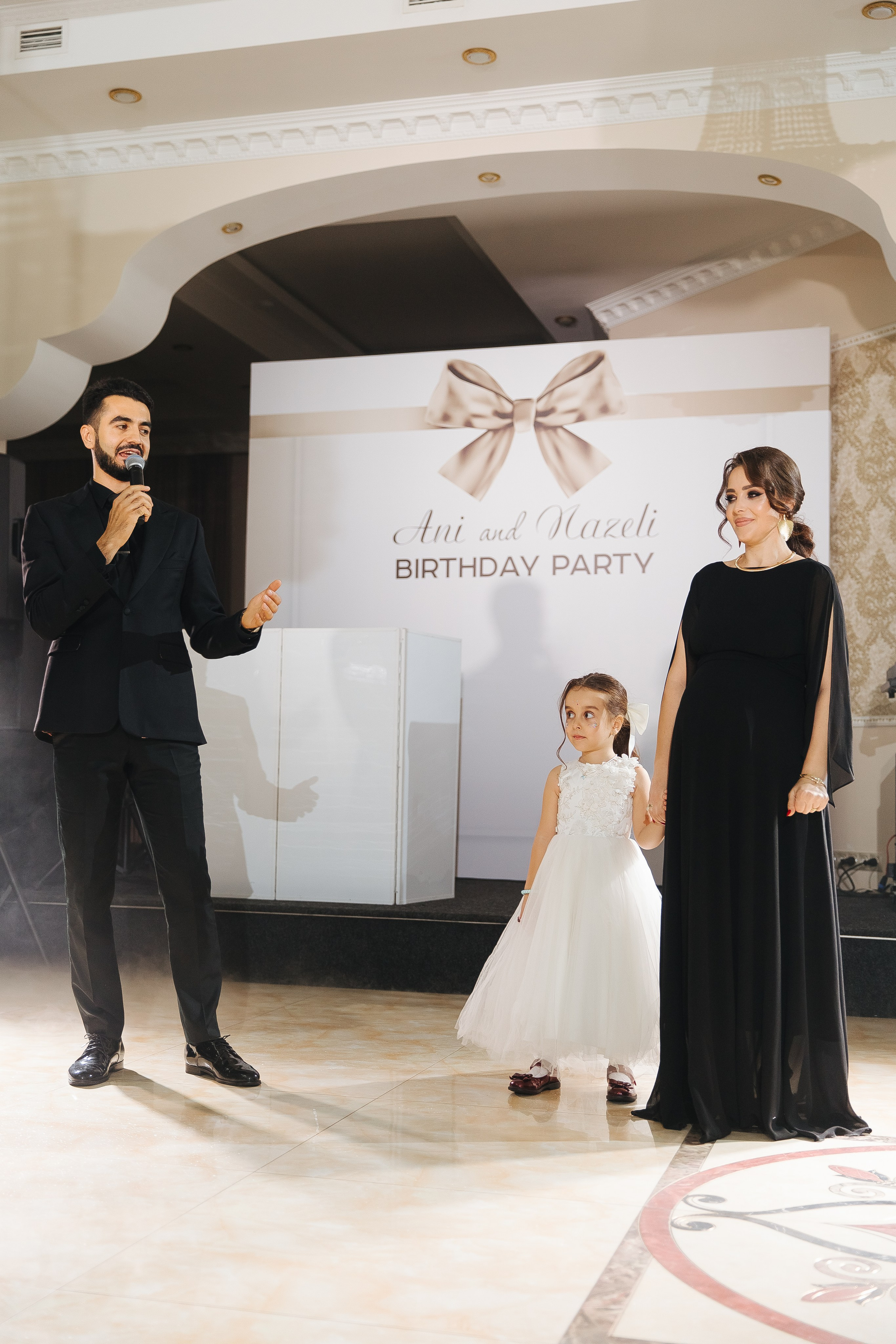 Ани и Назели. 35&5 День рождения, «Янтарь». Фотограф в Красноярске Надежда Воскресенская