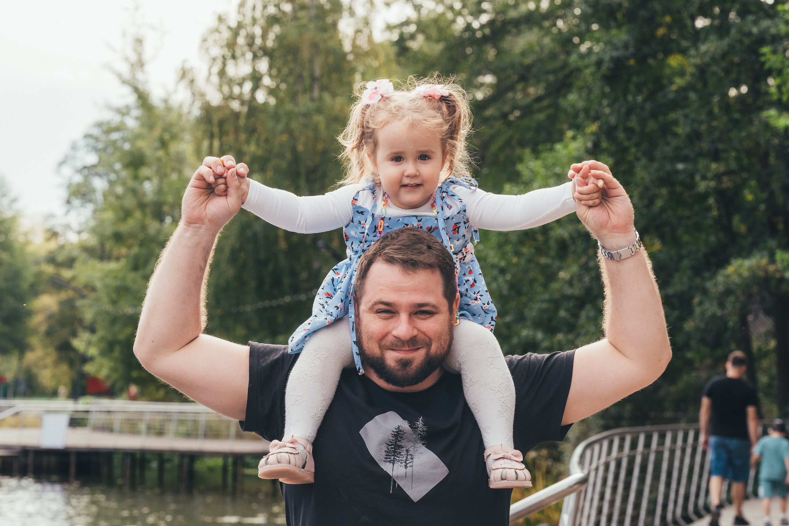 Денис с дочкой, Балашиха, парк Пехорка. Наталья Дукалова фотограф Щелково Королев Пушкино Москва Балашиха