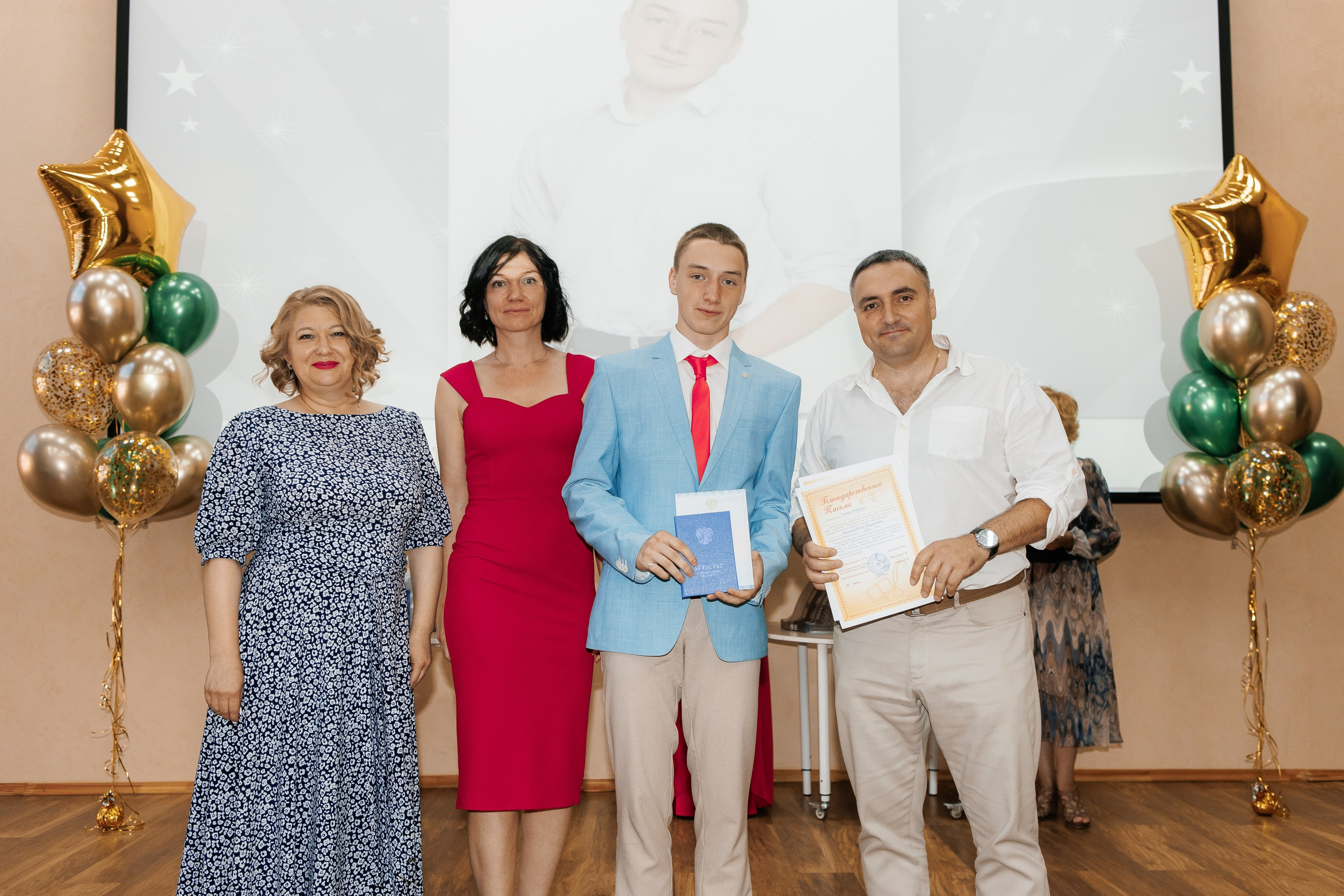 Выпускной Гимназия 12 2024 г. Свадебный и портретный Фотограф в Липецке Дмитрий Котюков