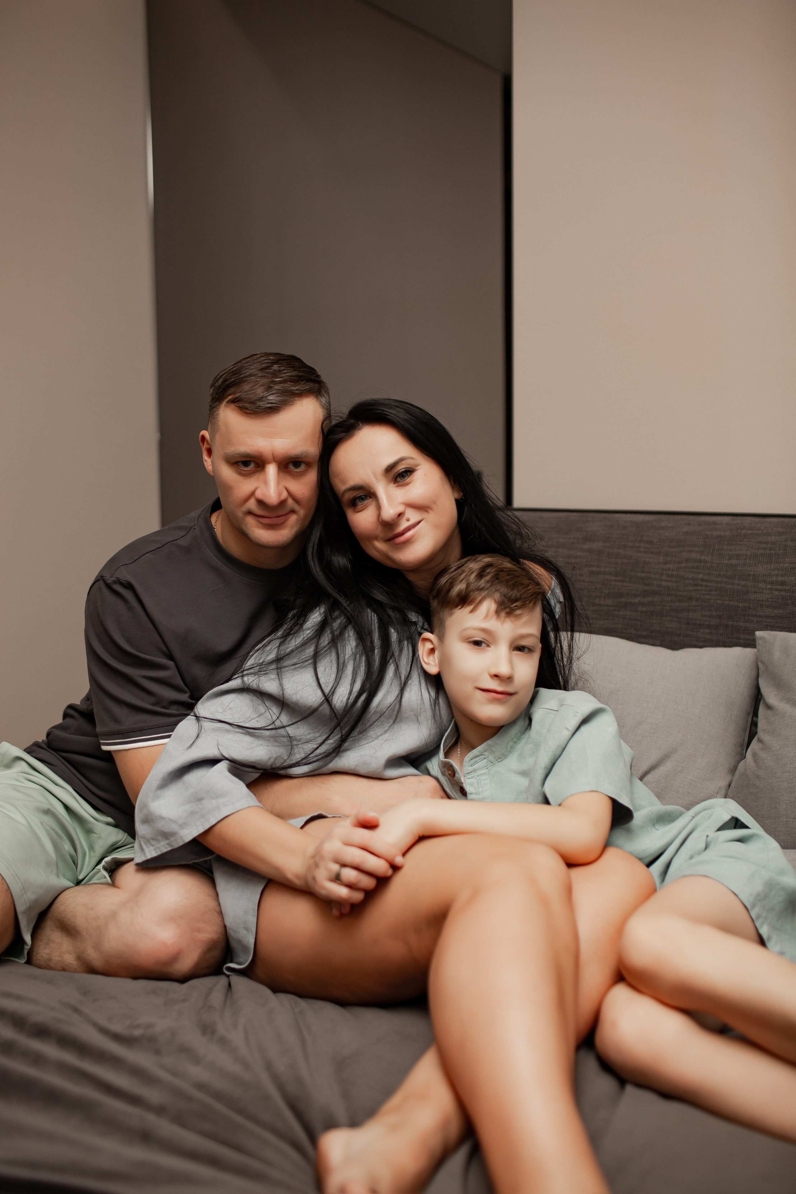 Совместный завтрак. Семейная съемка — это красивый способ признаться своей семье в любви