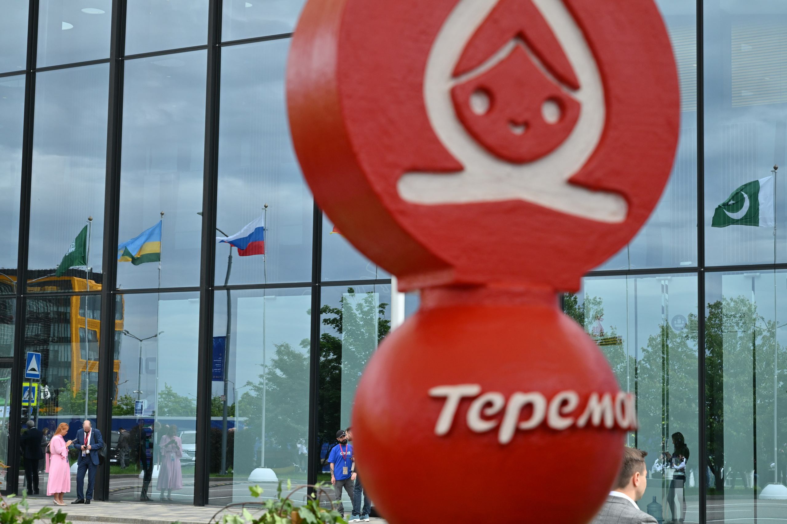 ПМЭФ 2025: летняя терраса «Теремка». Serg PG Photography — репортажная фотосъемка в Петербурге