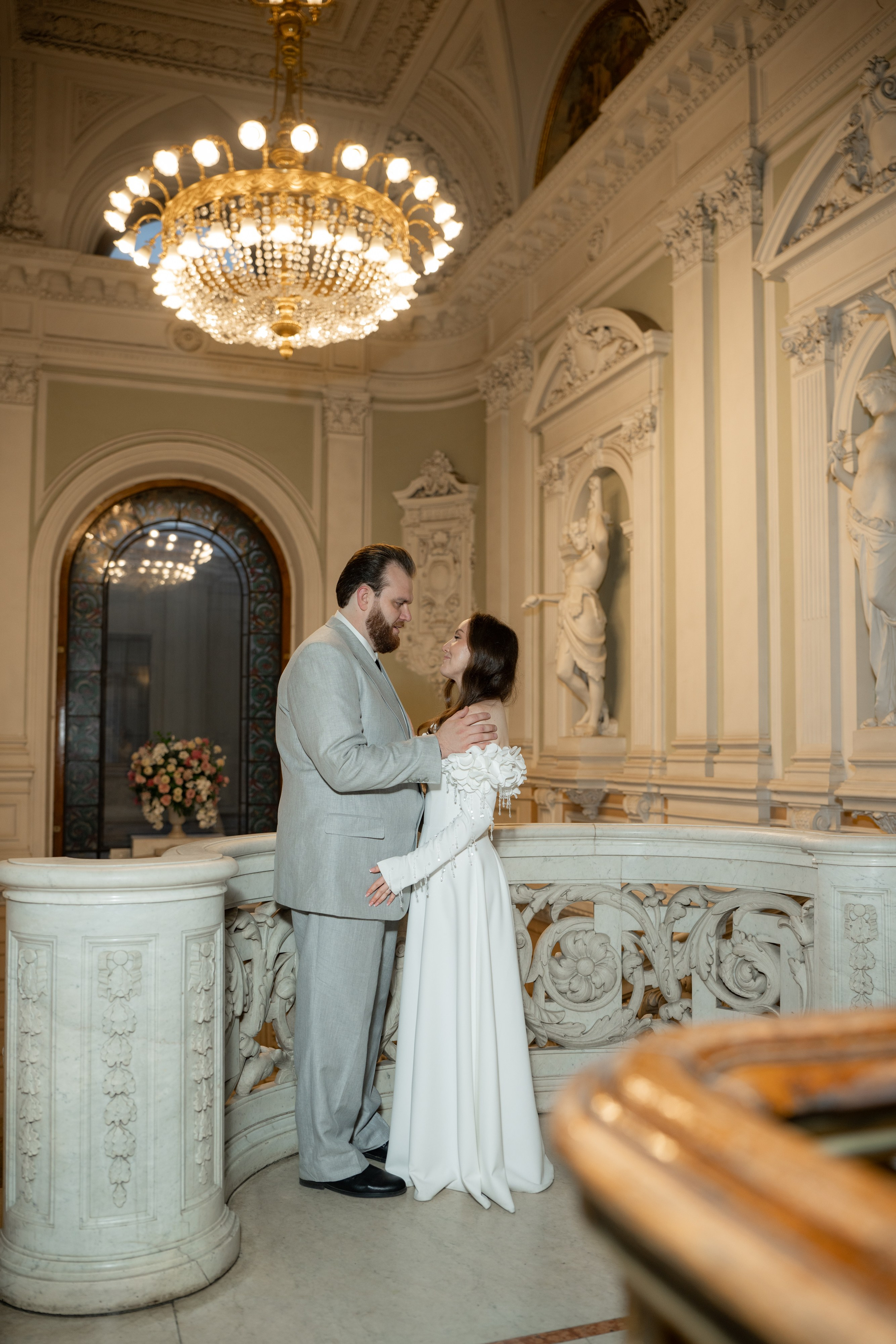 Свадебная фотосессия в Эрмитаже. Свадебный фотограф Александр Невский в Санкт-Петербурге