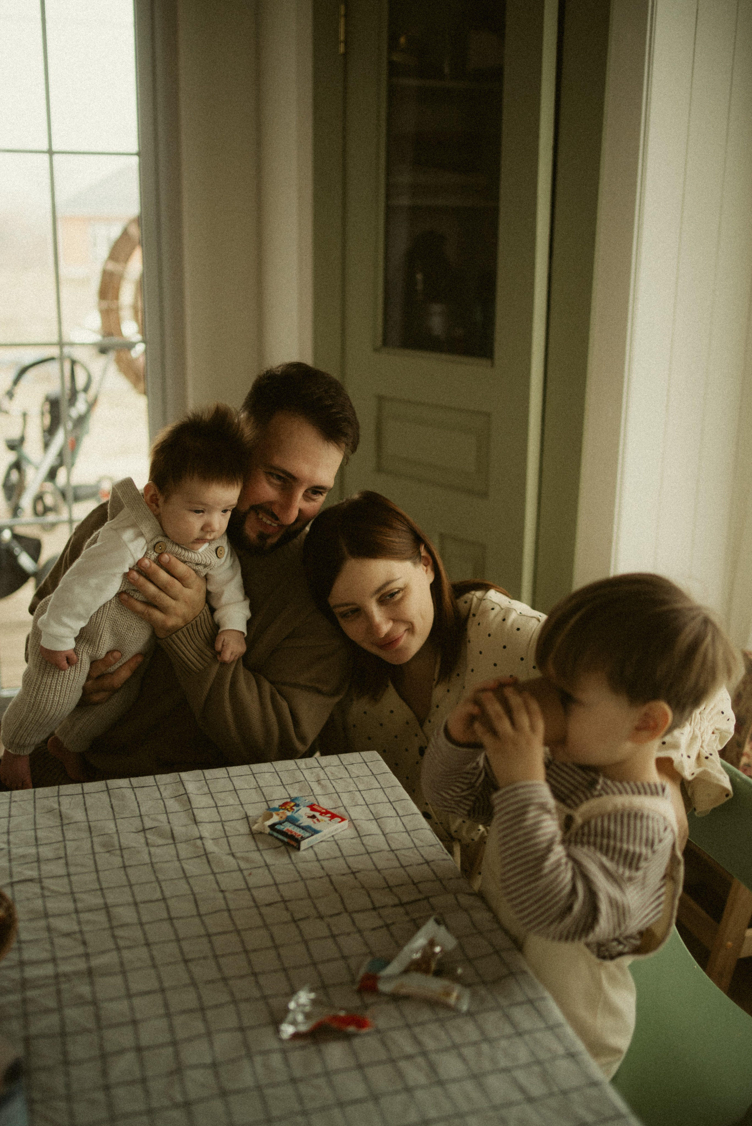 Семейная новогодняя фотосессия дома. Семейный фотограф в Краснодаре