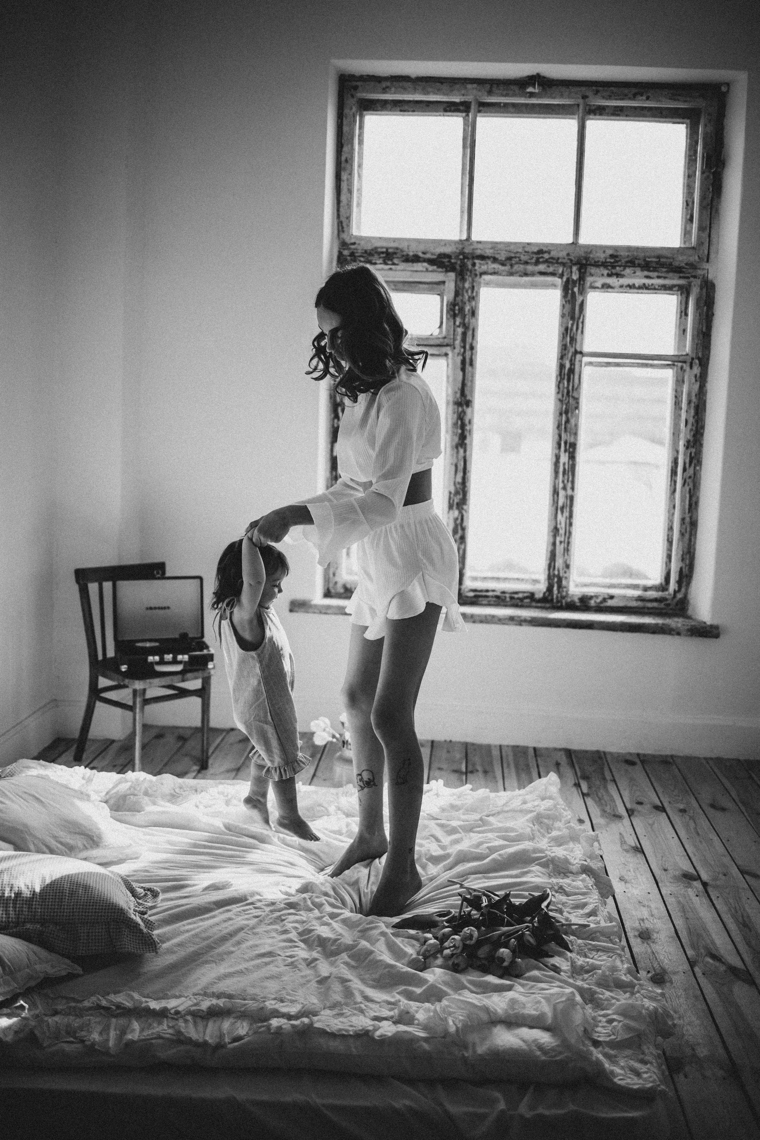 Вика и маленькая София. Фотограф Алевтина Матешук