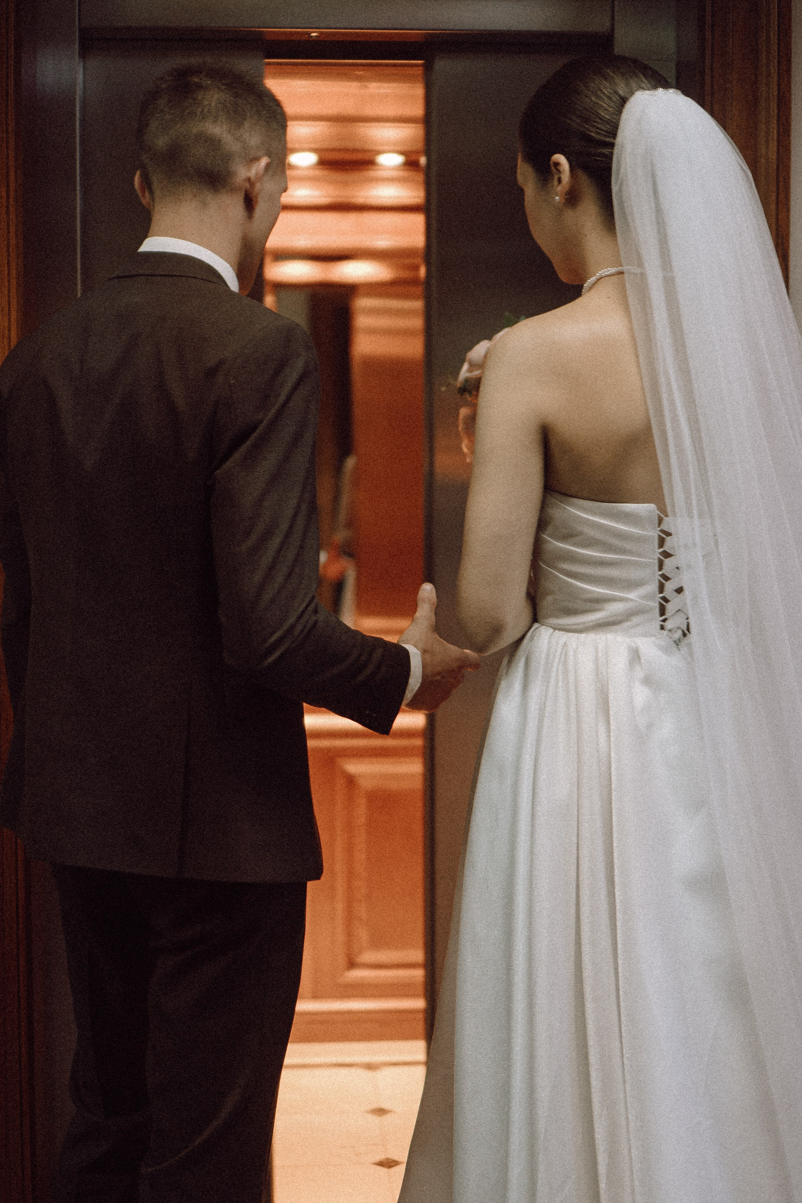 СВАДЕБНАЯ ПРОГУЛКА В САНТК-ПЕТЕРБУРГЕ (ИСАКИЕВСКИЙ СОБОР, ЗИМНЯЯ КАНАВКА, ЭРМИТАЖ И БОЛЬШАЯ МОРСКАЯ УЛИЦА). Профессиональный фотограф, Санкт-Петербург — Виктория Богомолова