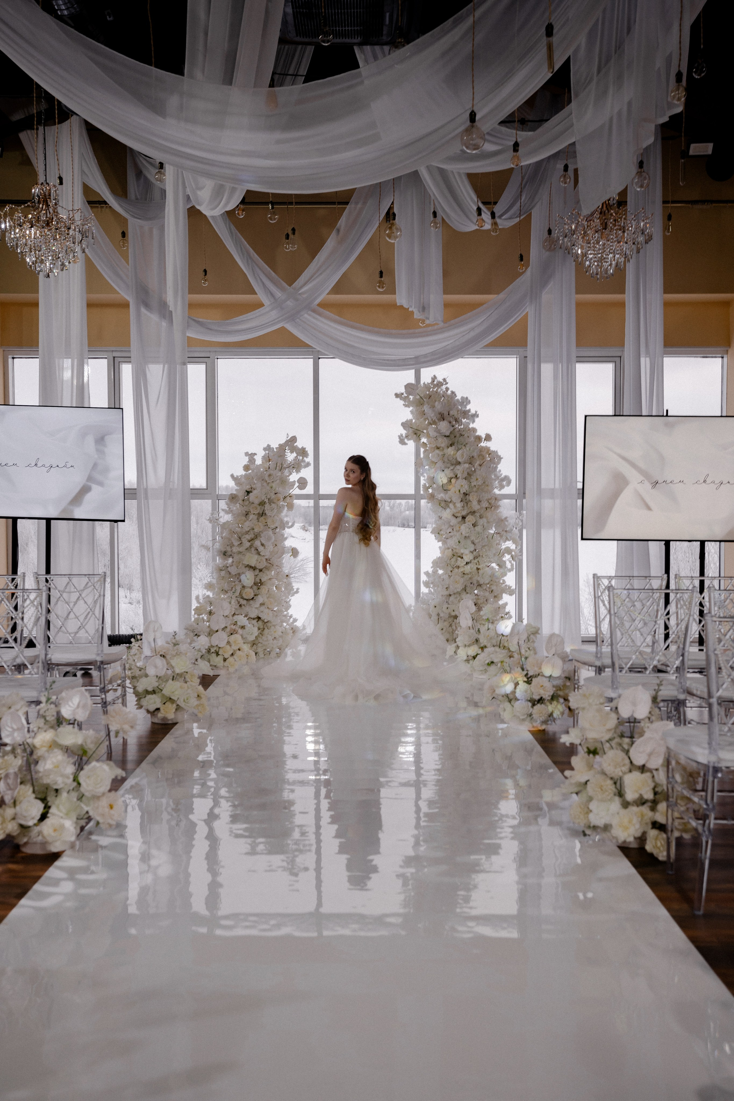 СВАДЕБНАЯ СЬЕМКА СБОРОВ В ОТЕЛЕ И ВЫЕЗД НА ЦЕРЕМОНИЮ (СНЯТО В СИБИРЕ В НИЖНЕВАРТОВСКЕ). Профессиональный фотограф, Санкт-Петербург — Виктория Богомолова