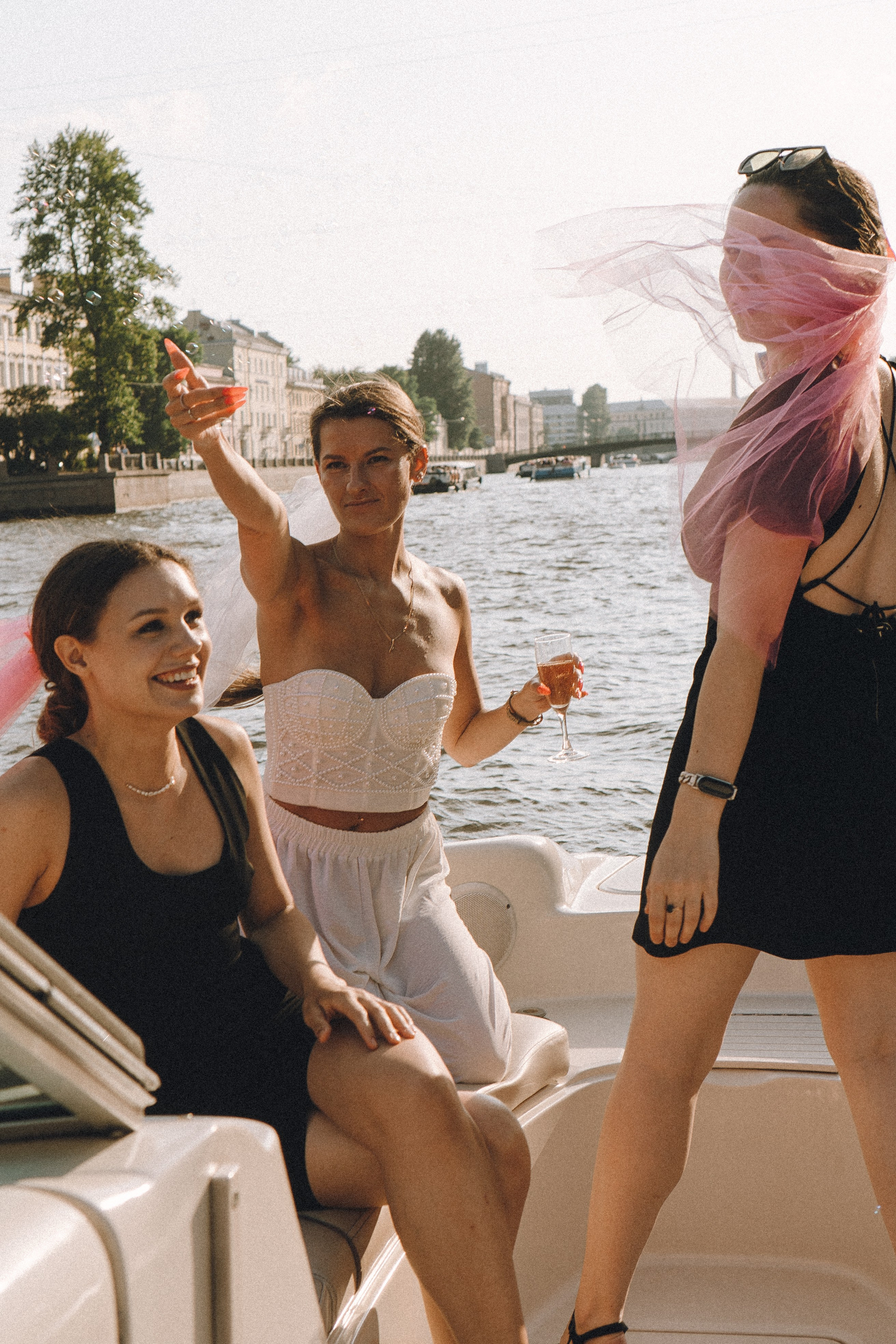 ДЕВИЧНИК НА КАТЕРЕ. Профессиональный фотограф, Санкт-Петербург — Виктория Богомолова