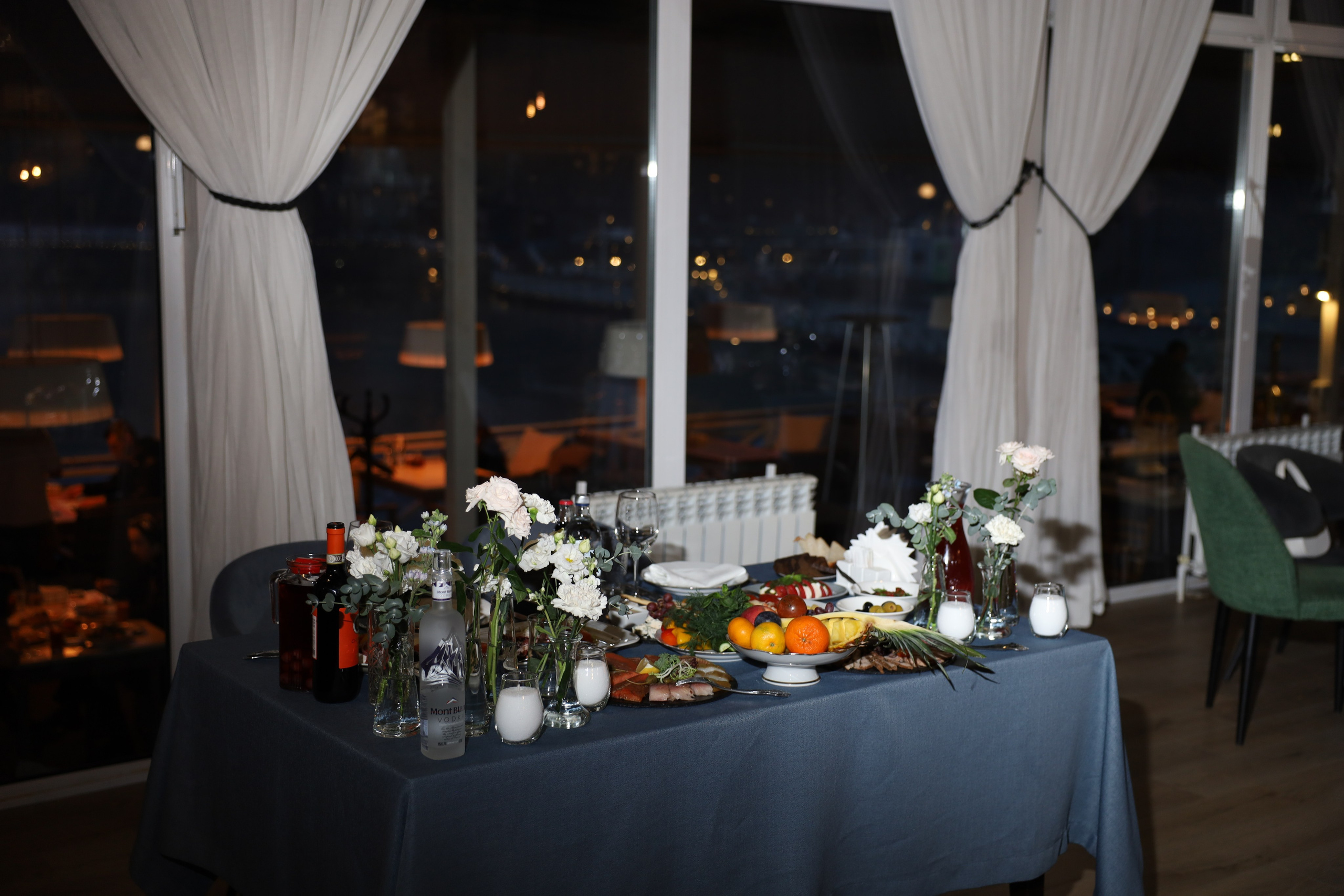 𝒜𝓇𝓉𝑒𝓂 & 𝐿𝓎𝓊𝓈𝓎𝒶 (𝓇𝑒𝓈𝓉𝒶𝓊𝓇𝒶𝓃𝓉). 𝑀𝑜𝓈𝒸𝑜𝓌. Свадебный фотограф в Санкт-Петербурге