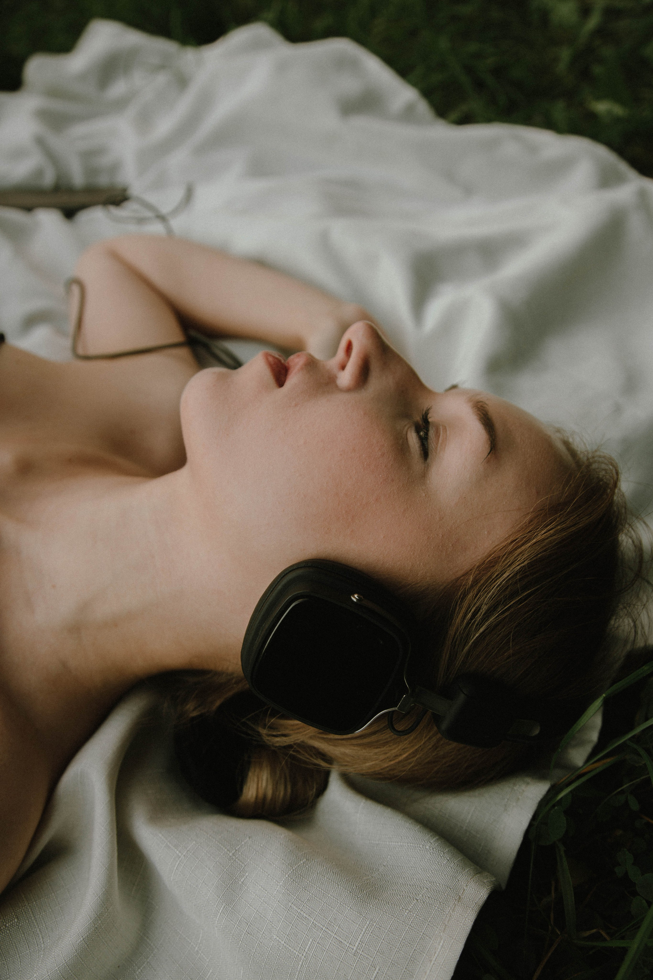 Black dress. DINA MOREVA photography