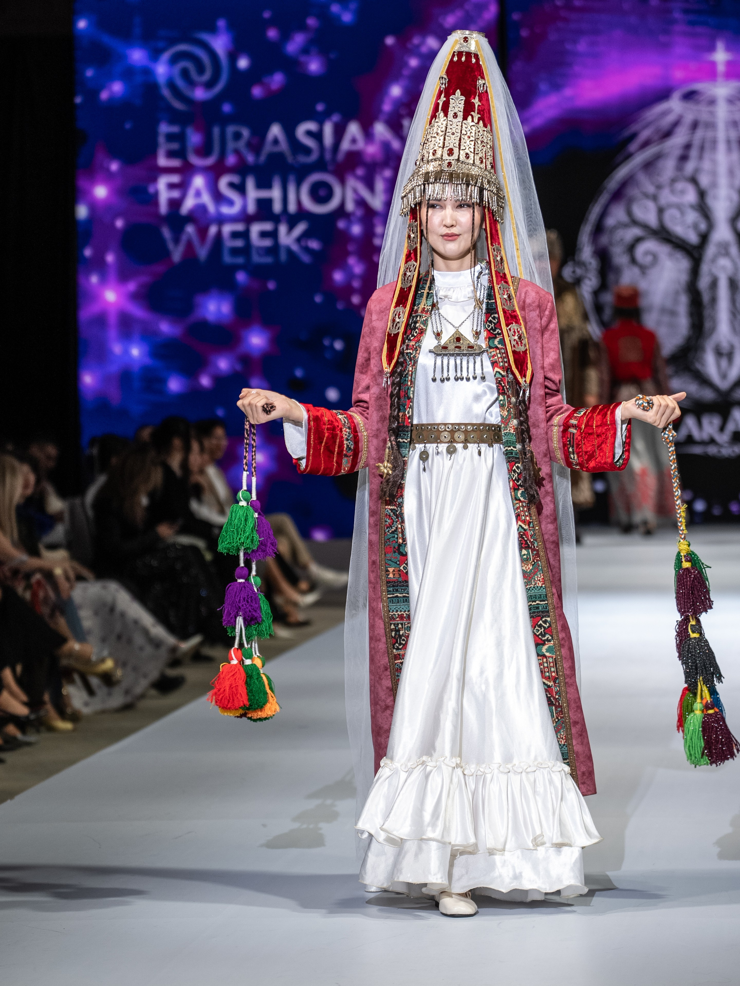 EURASIAN FASHION WEEK Lo Zarata. Сайт Алматинского НЮ АРТ, будуар и фэшн фотографа Дениса Карпенко
