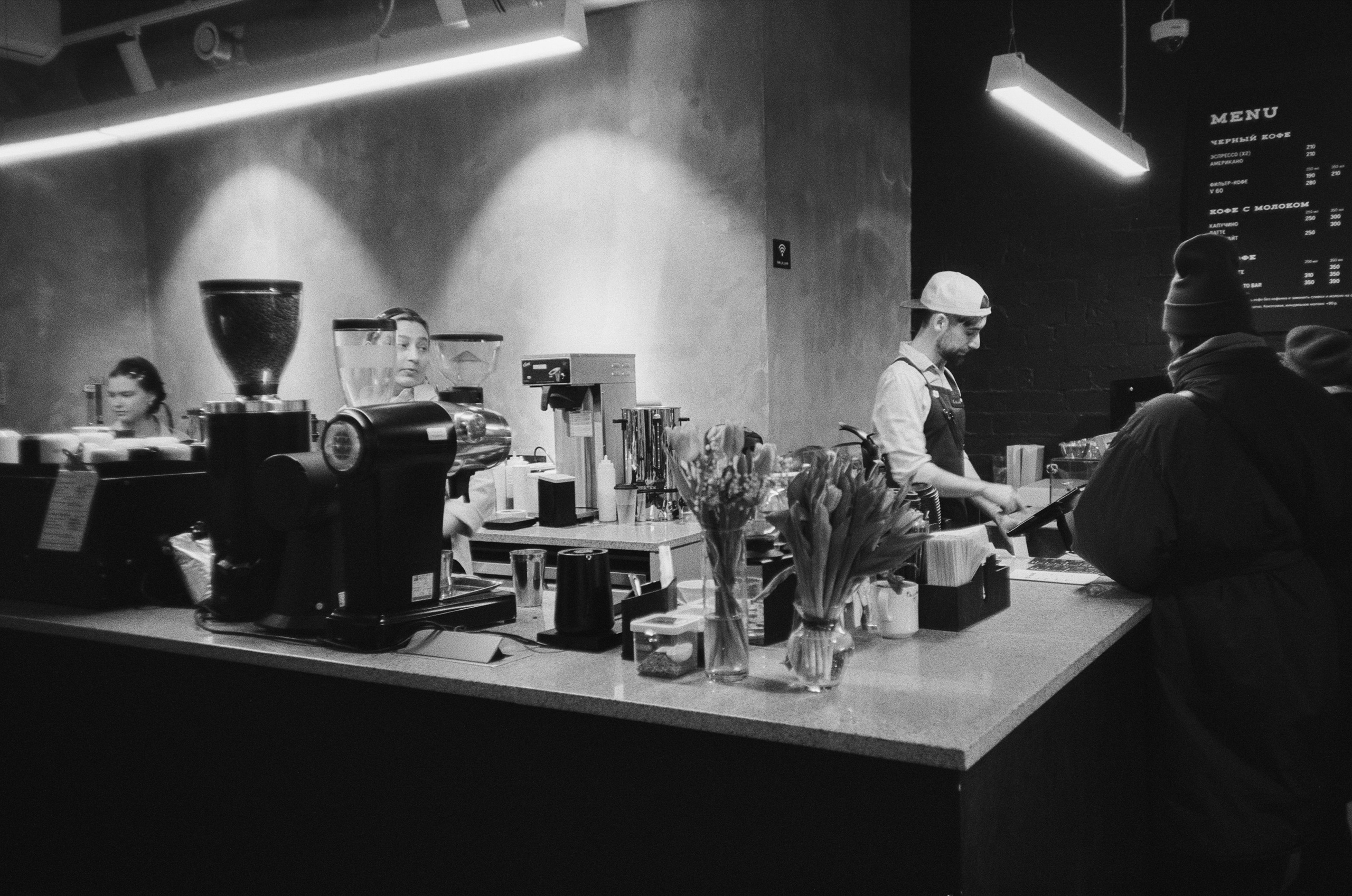 Скуратов кофе. Вечерний вайб и бекстейдж. Фотограф-документалист Мария Осокина