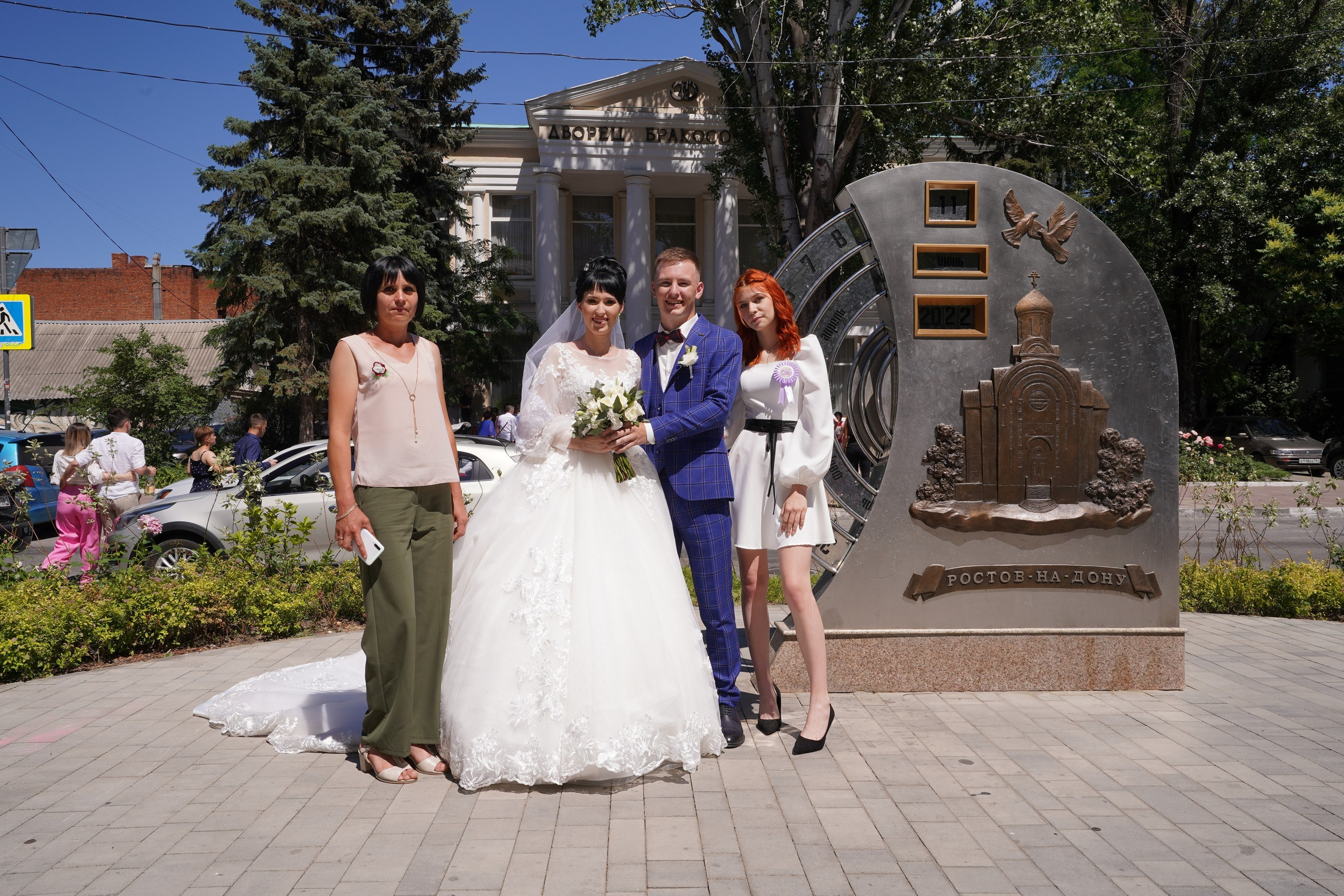 Макс и Анна. MEMENTO.Выпускные альбомы, школьные, юбилейные и другие книги. Ростов-на-Дону