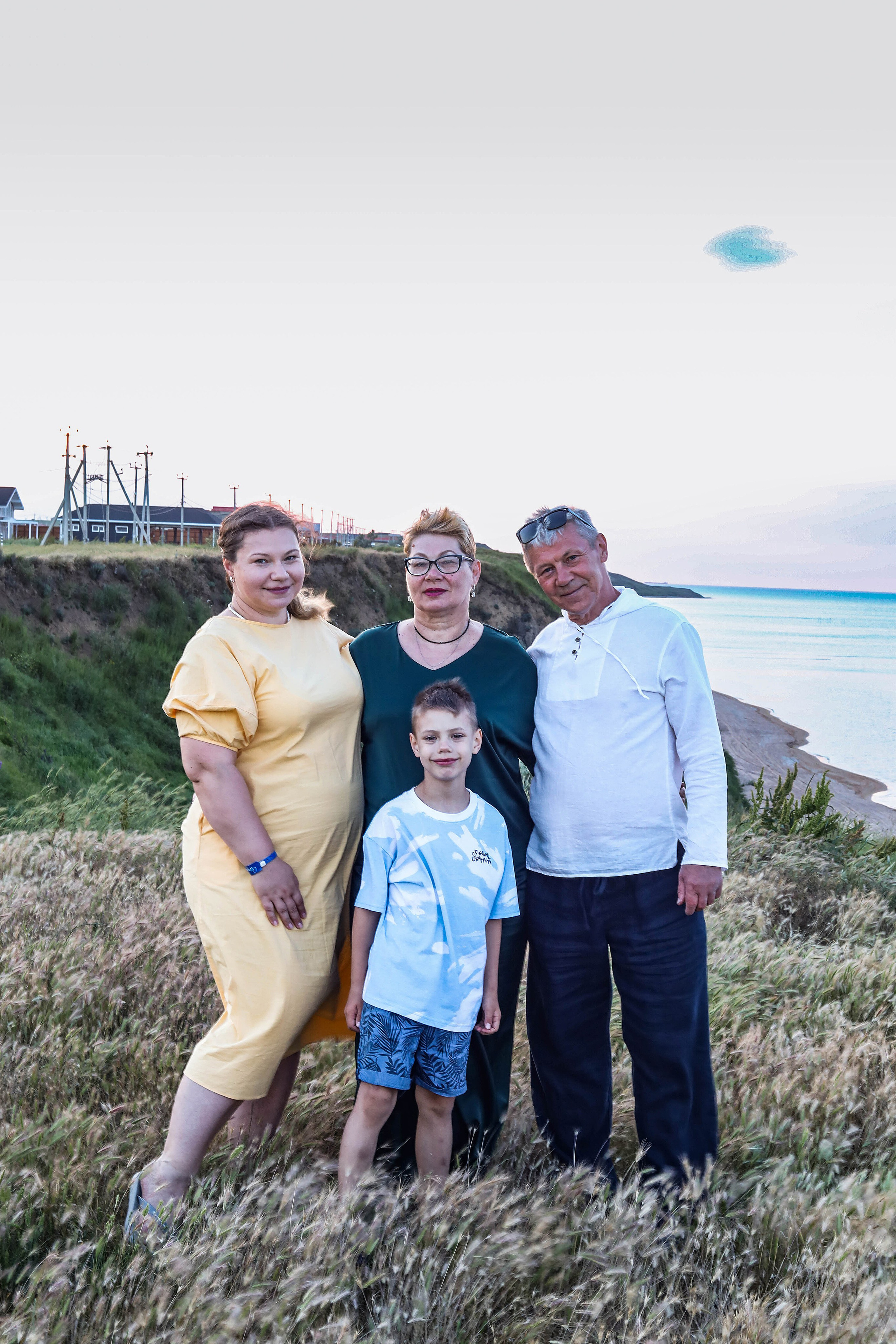 Юлия, Наталья, Александр, Артём. Семейный фотограф г. Темрюк Николаева Надежда