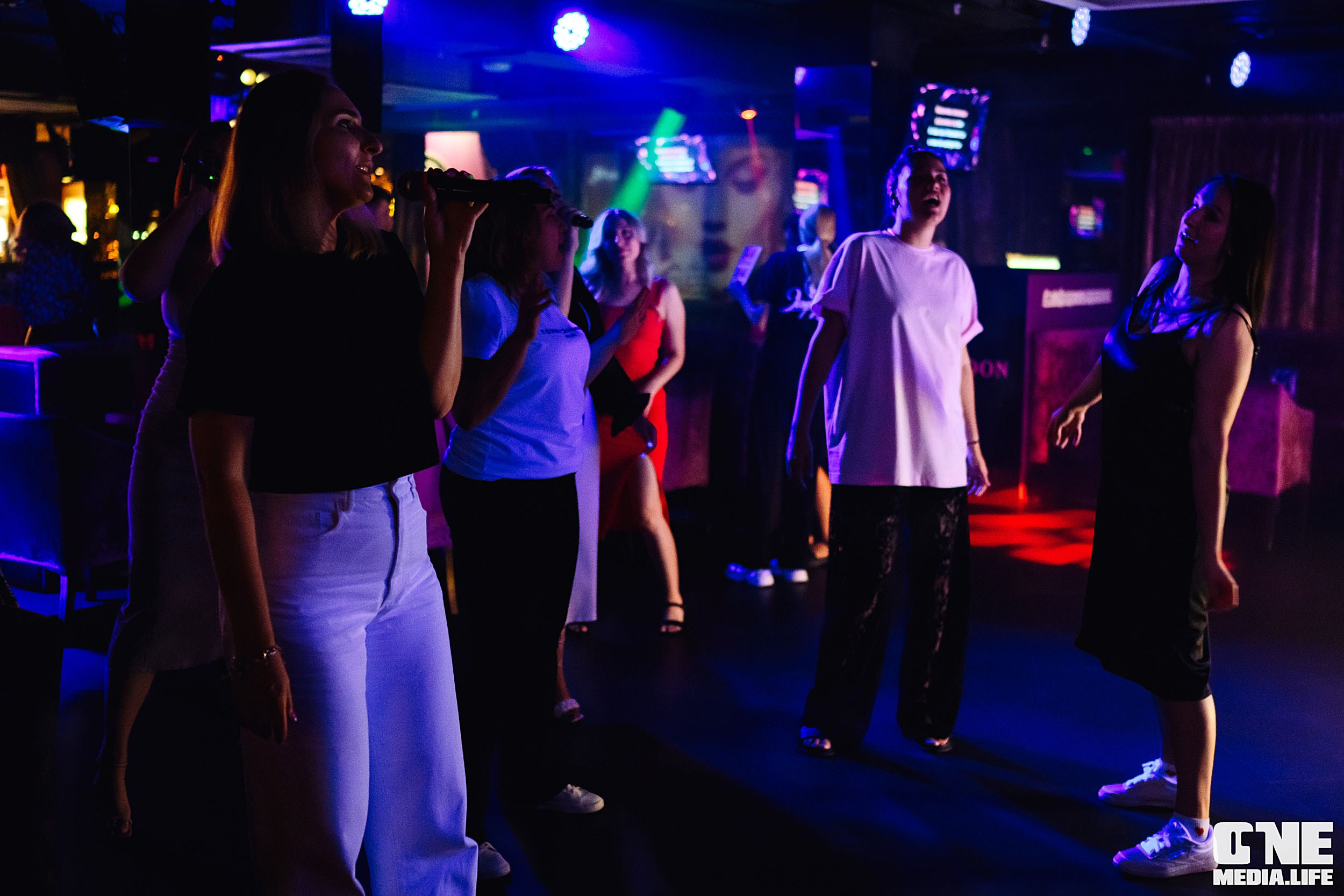 Фоторепортаж из караоке-клуба Эйфория. One Media Life: фоторепортажи, фотоотчеты с мероприятий и заведений