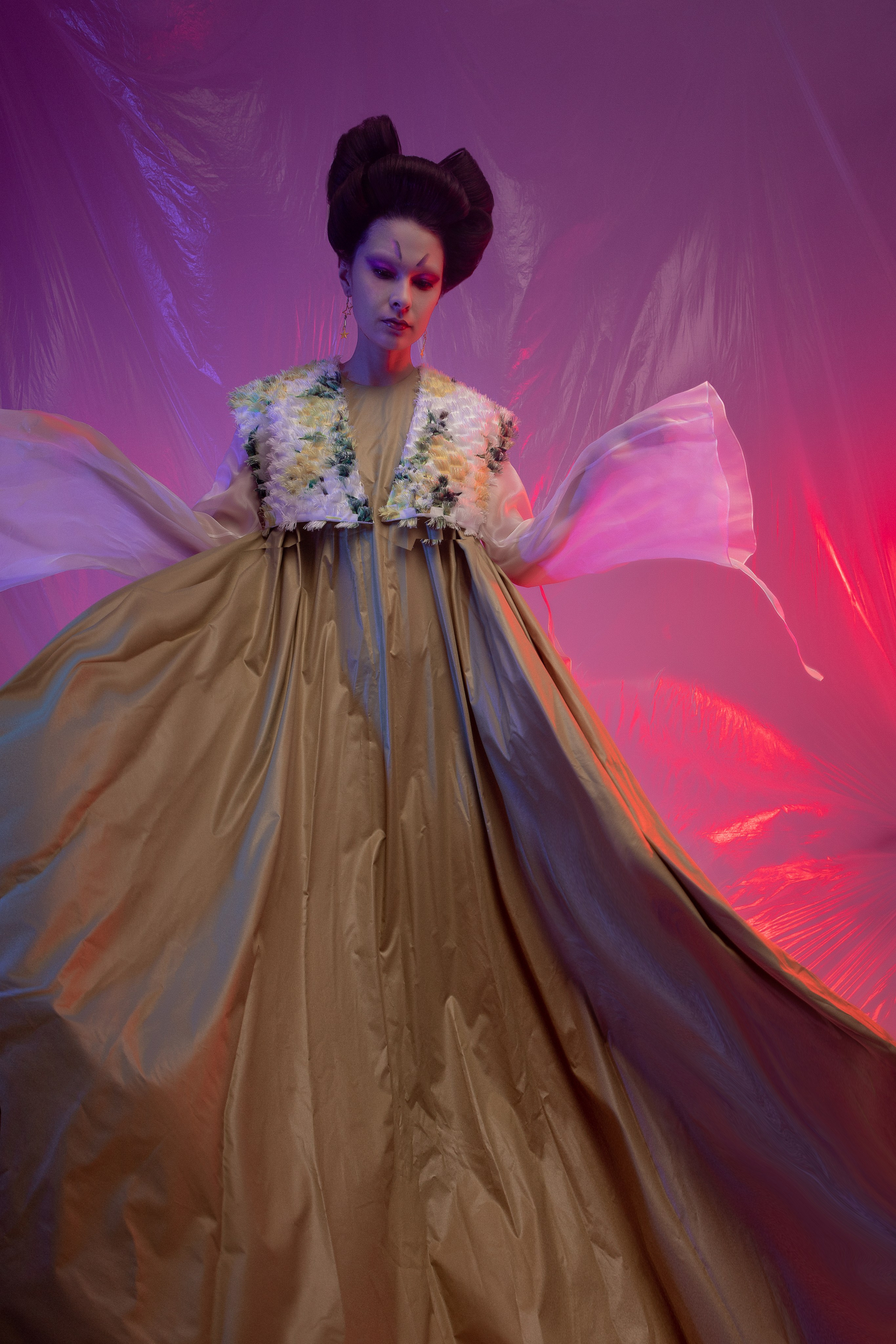 Креативное освещение на мужской портретной фотосессии в Санкт-Петербурге