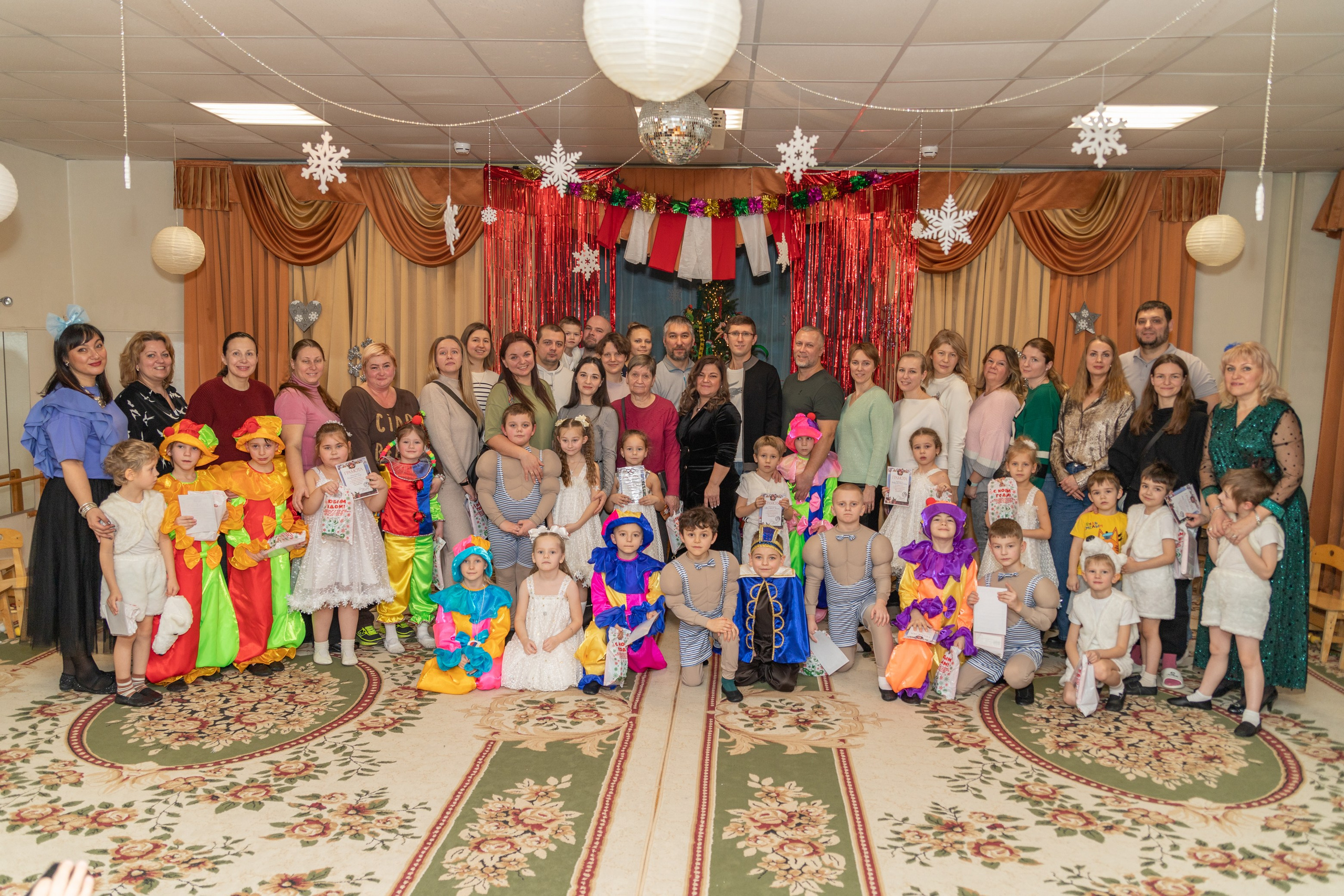Новогодний утренник в садике. Фотограф-дизайнер, семейный фотограф, фуд-фотограф в Москве и Московской области Лаврова Анна