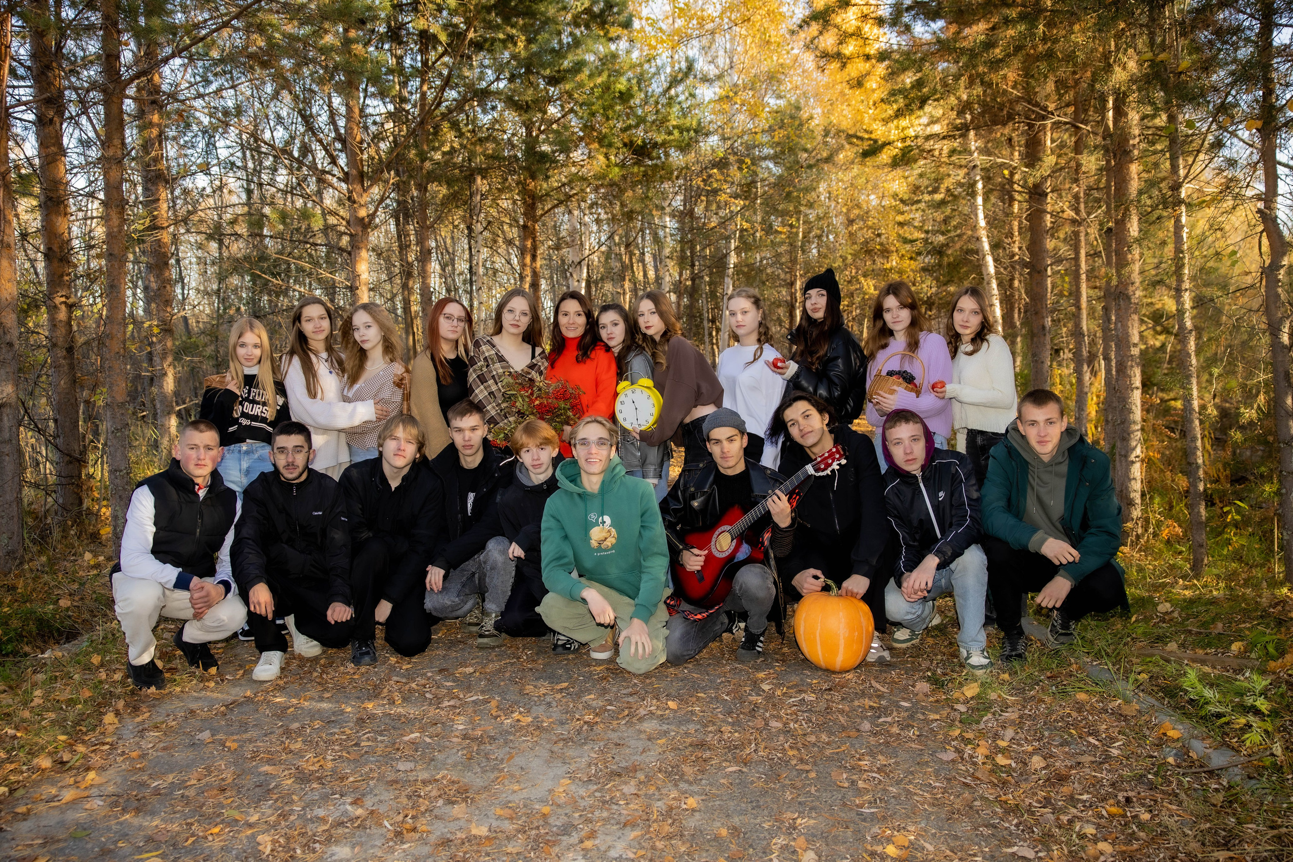 Осень в кадре. Выпускные альбомы на заказ Нягань (фотокнигиназаказнягань)