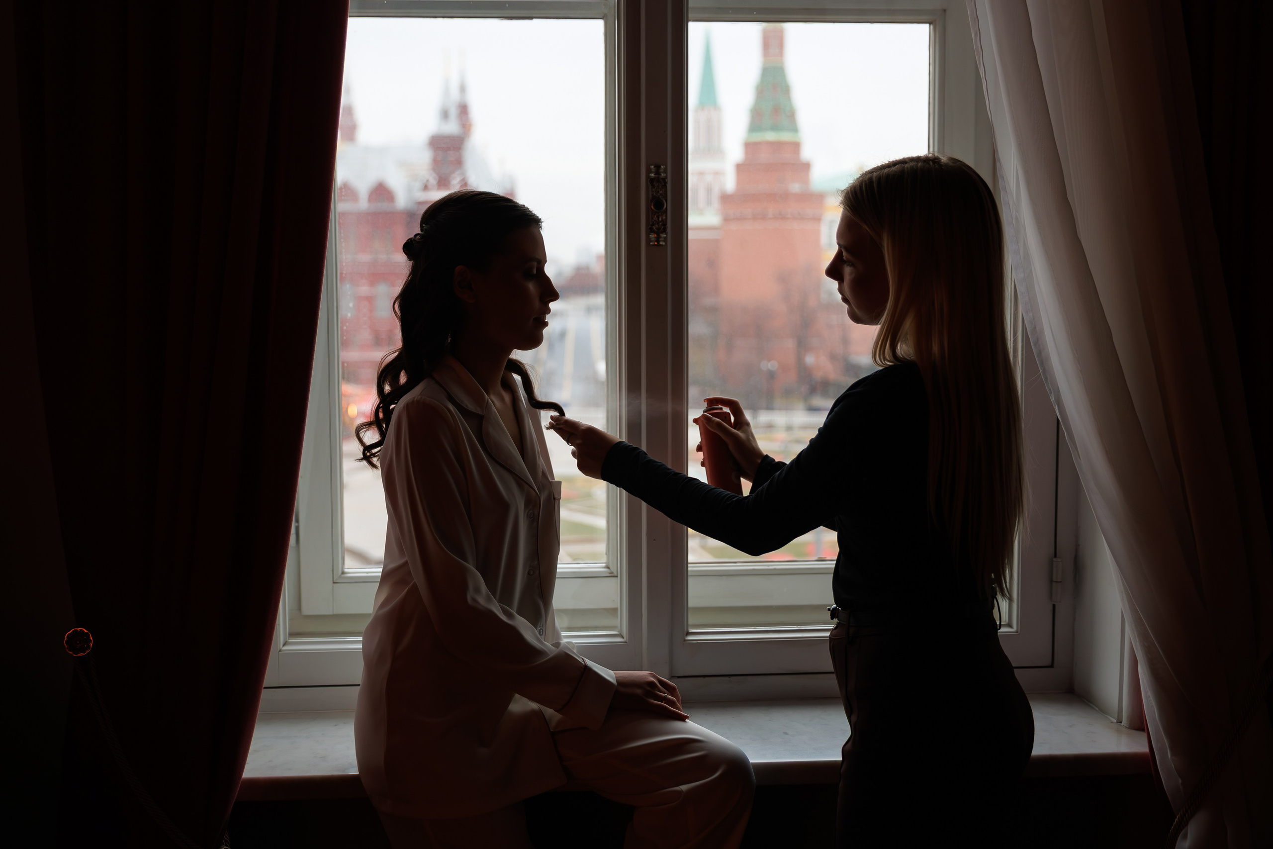 Свадебная фотосессия и сборы в гостинице Националь. Свадебный фотограф Москва и МО Сергей Киржаев