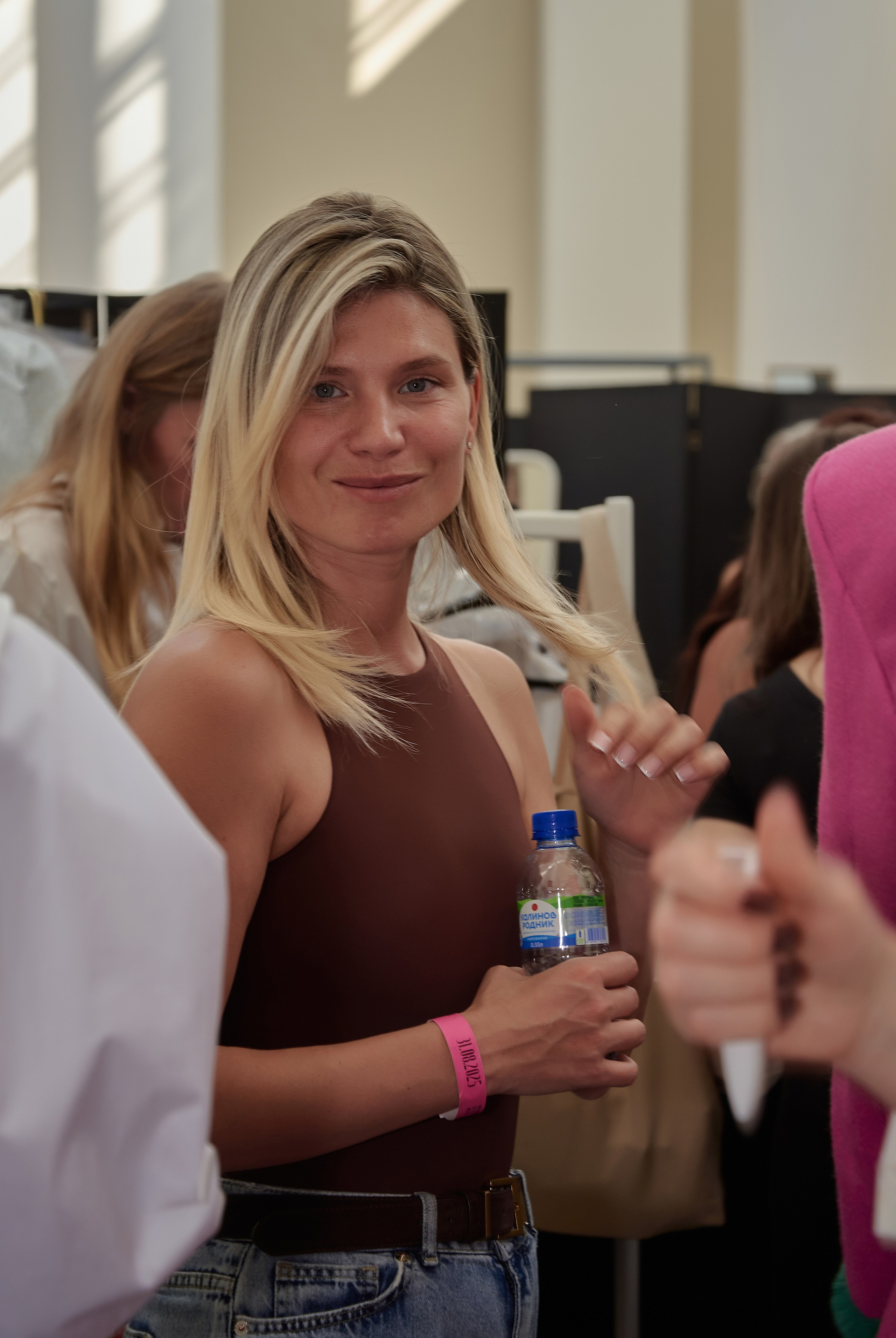 Backstage с показа ALENA COJOCARU RFW 2025. Наталия Дианова — фотограф для брендов и экспертов в Москве