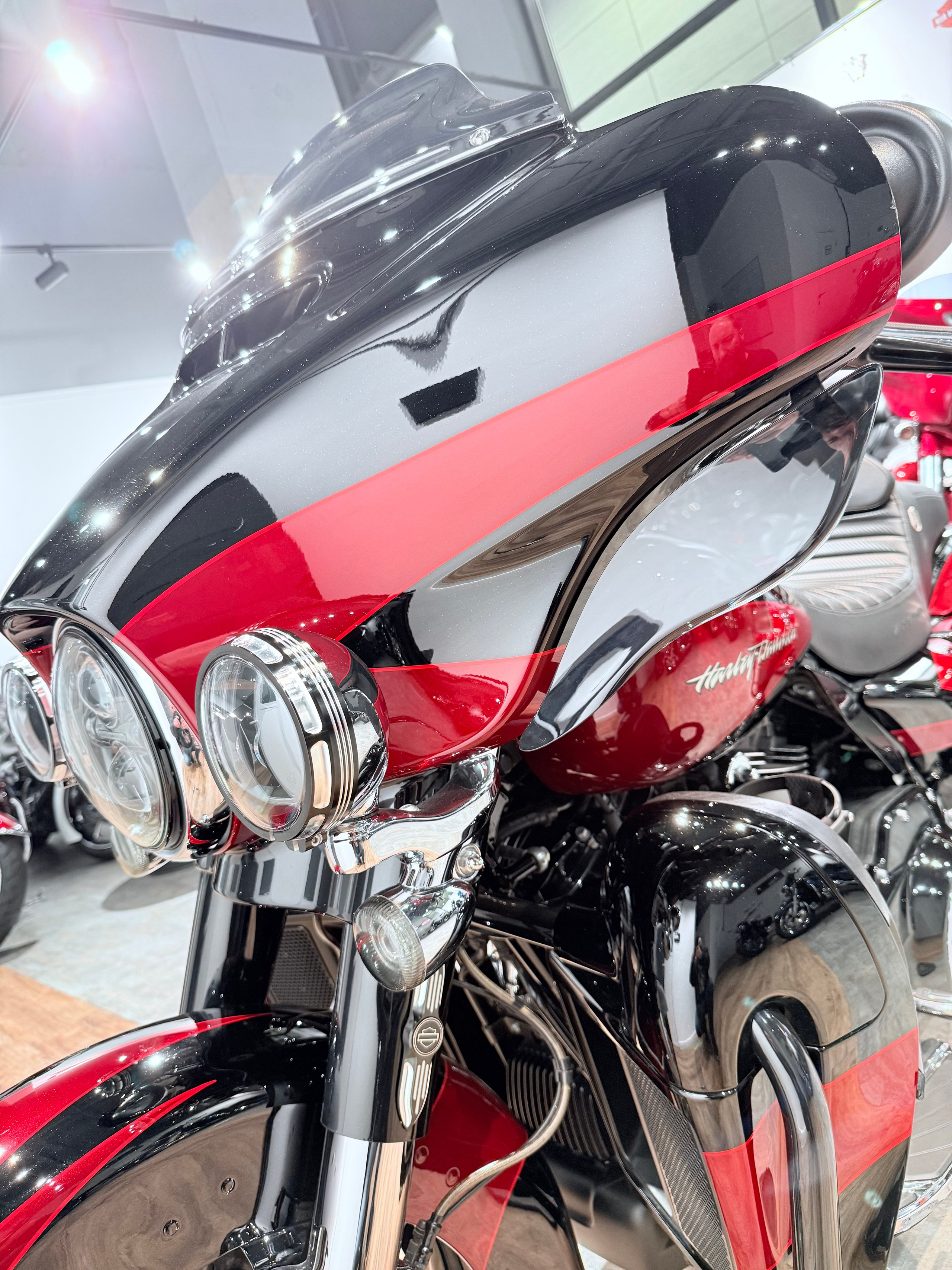 114 CVO Street Glide Special. Hello Davidson, Москва. Только хорошие мотоциклы…