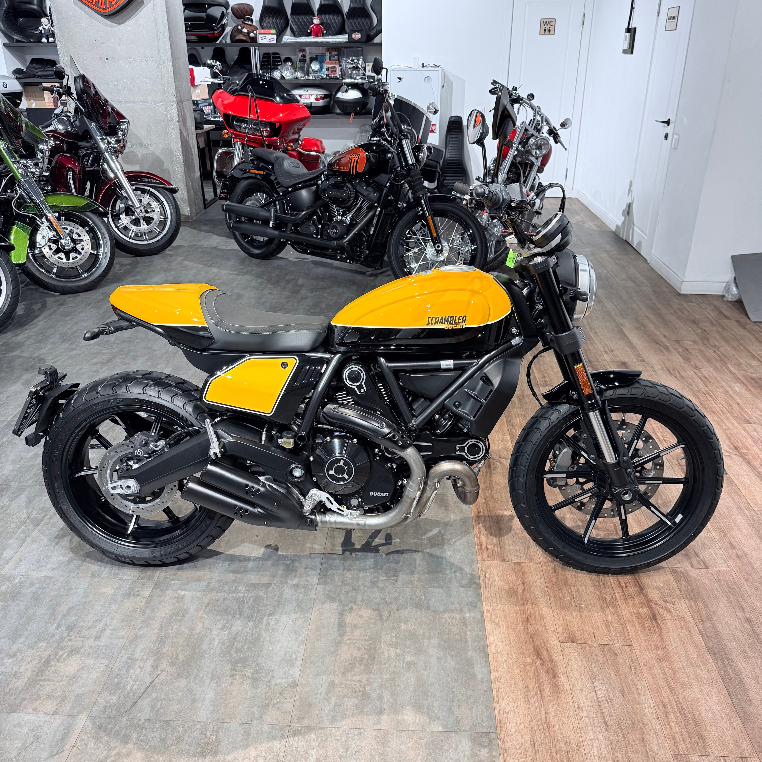 NЕW 2020 DUСАTI Scrambler Shining Blасk Yеllow. Hello Davidson, Москва. Только хорошие мотоциклы…