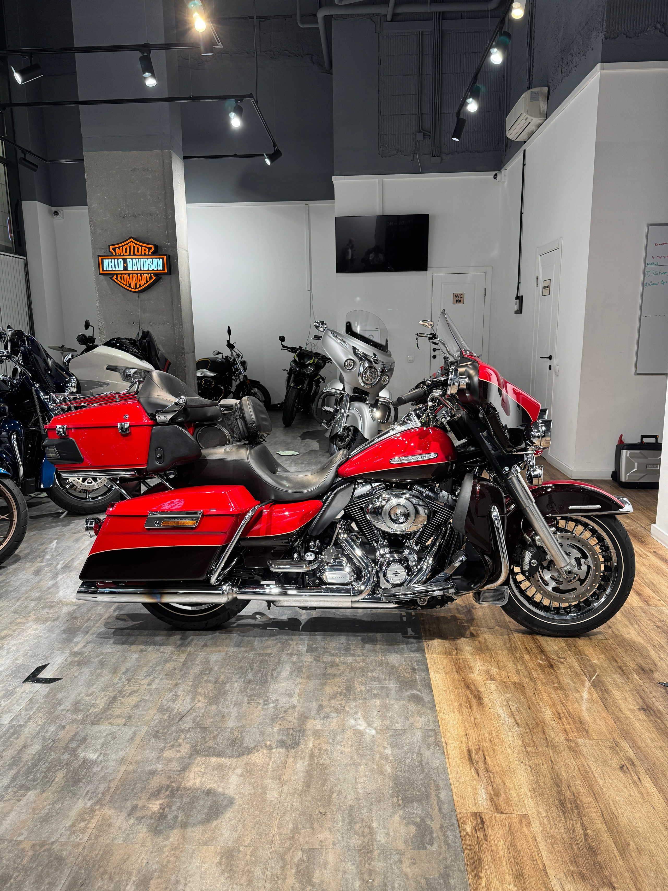 Мотоциклы Harley-Davidson 110 CVO Fire Fighters' Edition (Touring)  — купить мотоцикл. Hello Davidson, Москва. Только хорошие мотоциклы…