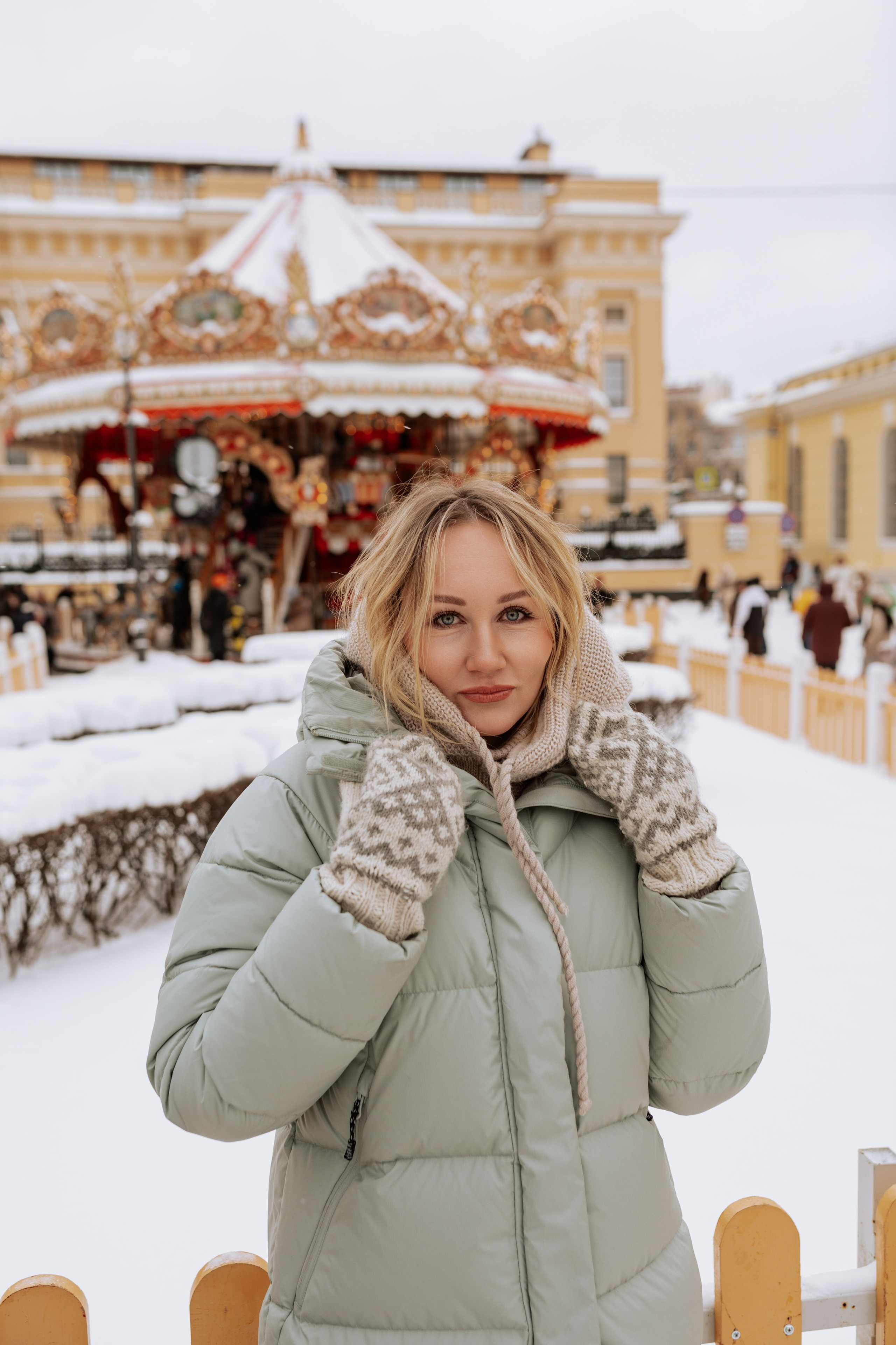 Семейная, Манежная площадь