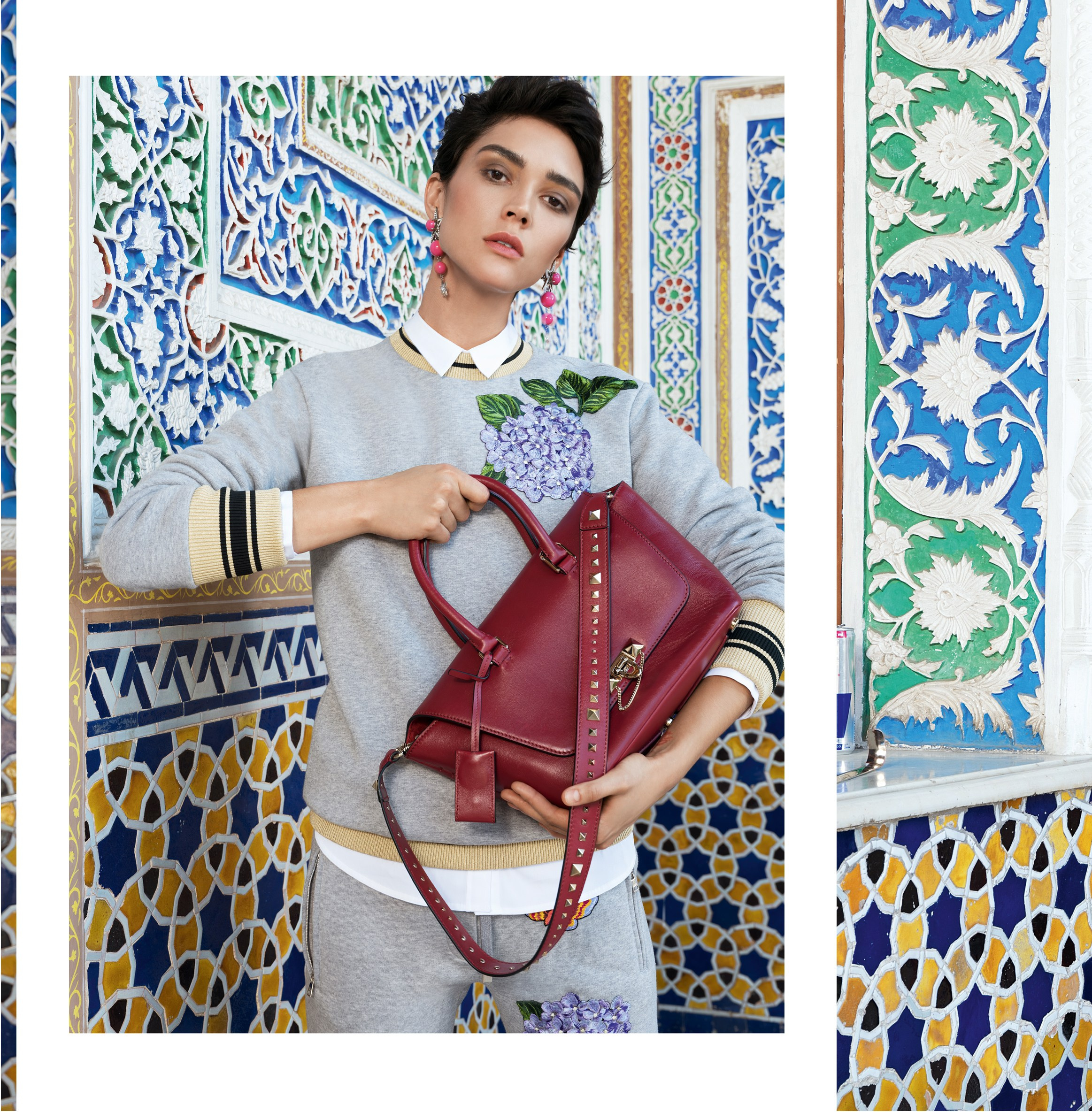 лукбук съёмка аксессуаров и одежды в Алматы для moda magazine с акцентом на форму сумки, стиль модели и использование в рекламе и журнале