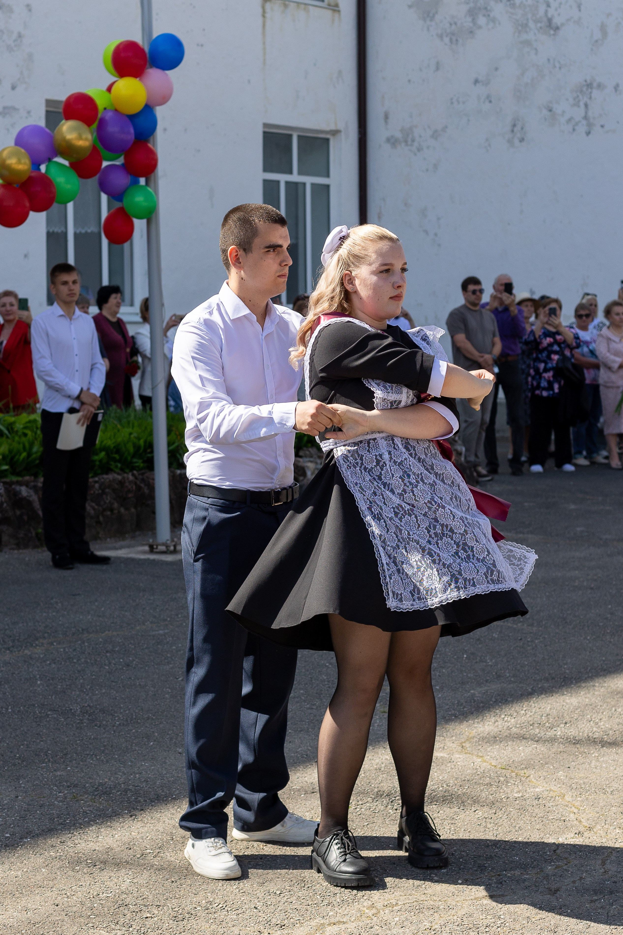 Последний звонок. Выпускные альбомы Майкоп, Краснодар Елена Золотарева