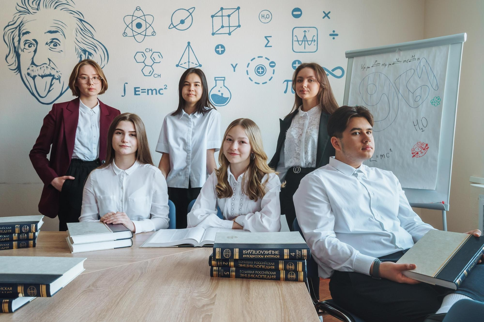 9 класс. КЛАСС | Выпускные альбомы в Нижневартовске