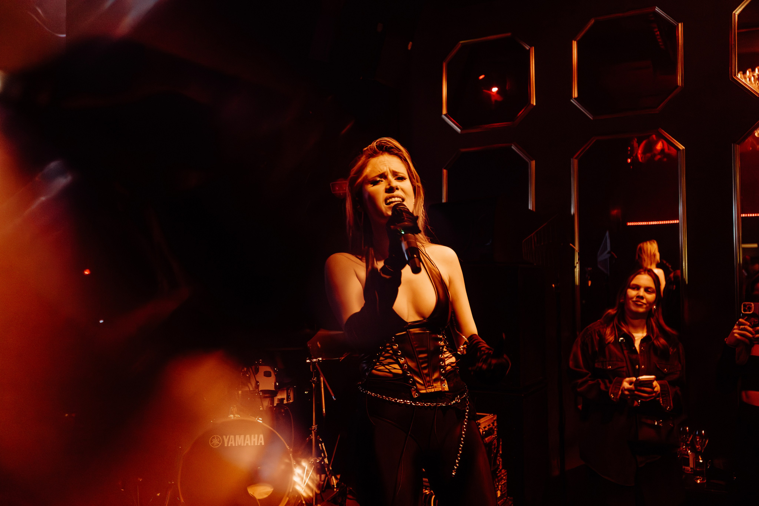 Репортжа с презинтации нового альбома певицы Elvira T — Ядовитая. Неразбитая. Никита Скрипник — ТЕАТР В СТИЛЕ ФЭШН