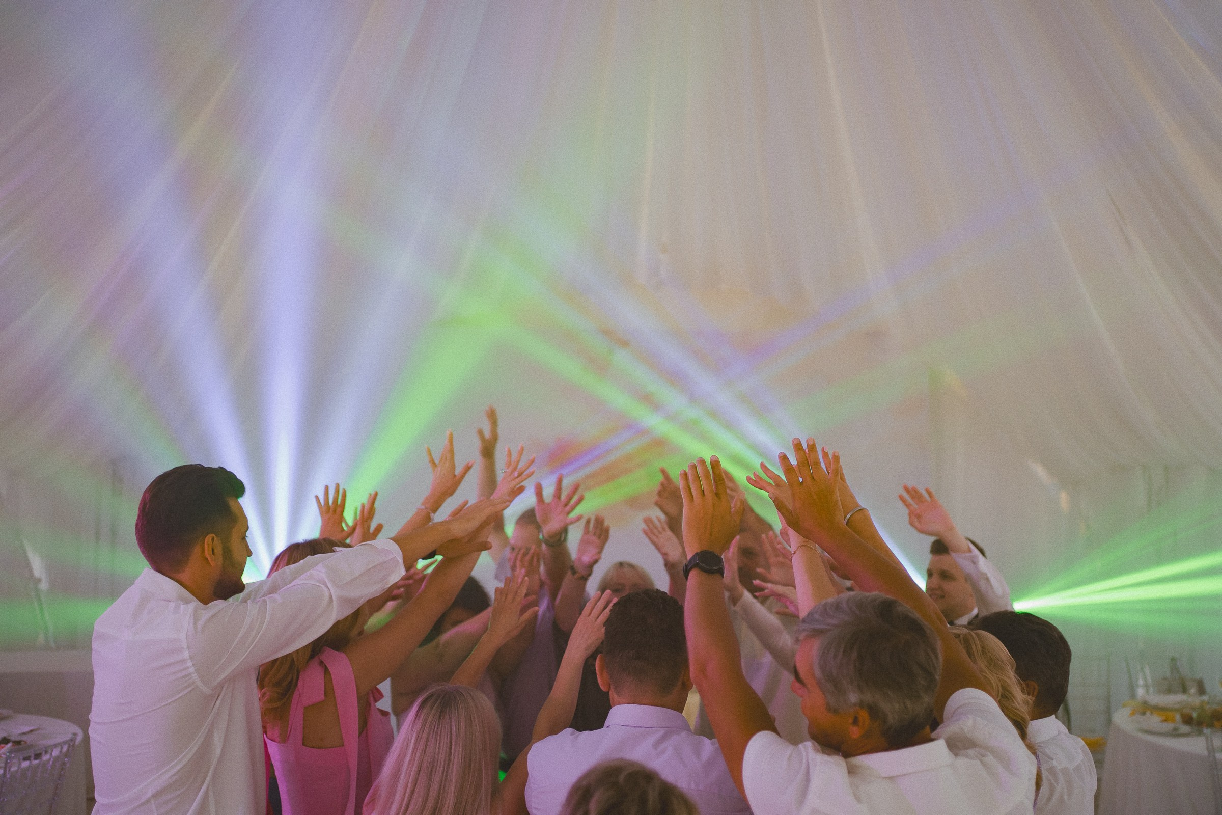 Запах цвета корал, фуксия, оранж. Свадебный фотограф Александр Осипов