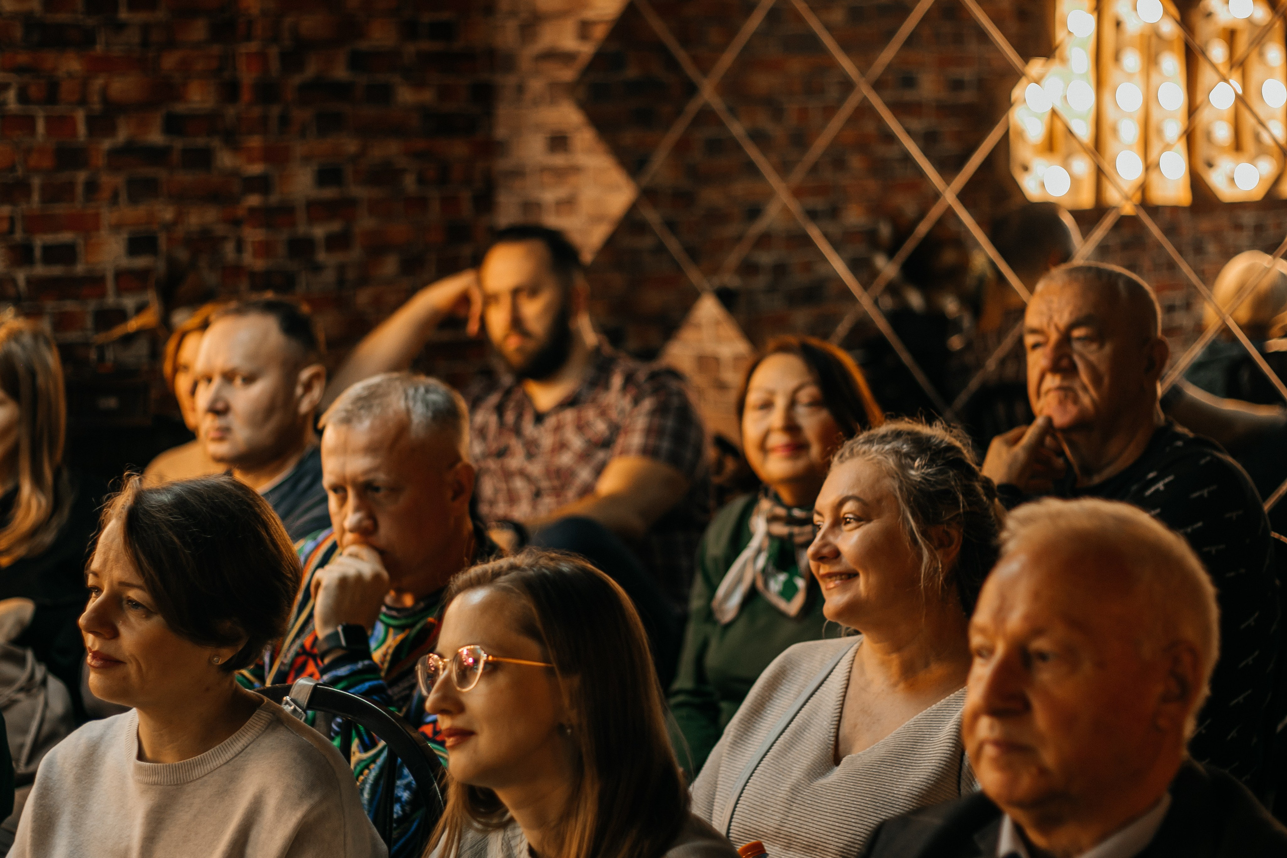 Отчетный концерт студентов вокального тренера Ксении Юрецкой 21.10.2023. Свадебный и семейный фотограф в Нижневартовске Татьяна Мартынова