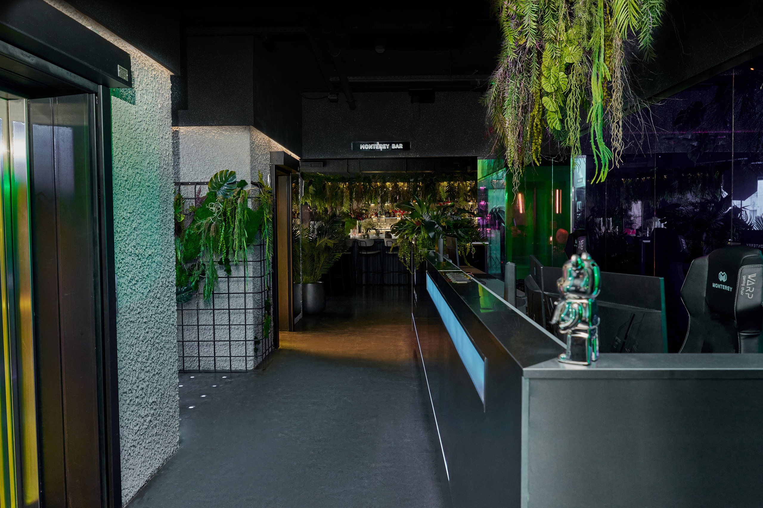 MONTEREY BAR