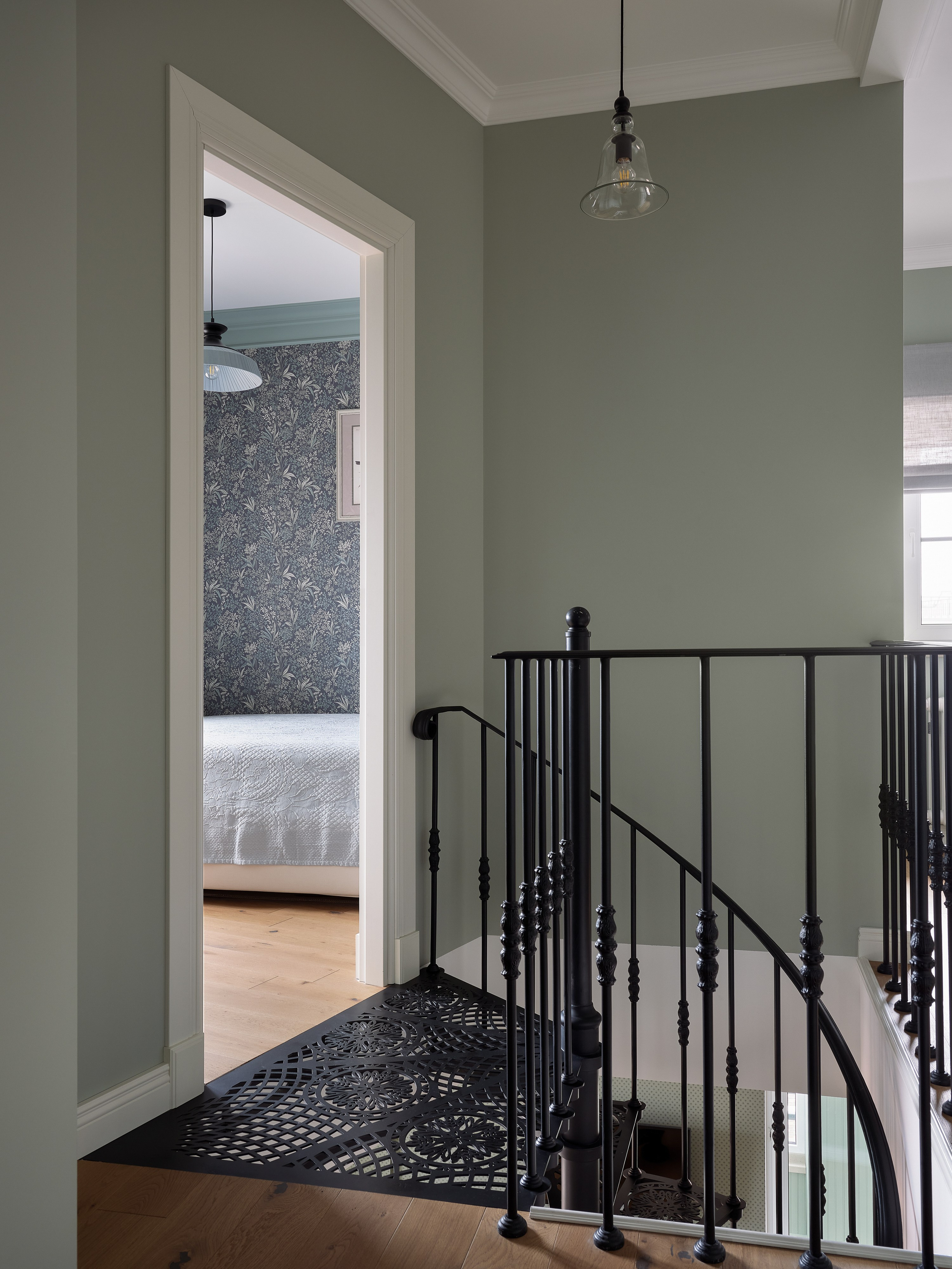 Таун-хаус с ажурной винтовой лестницей. Фотограф Наталья Вершинина