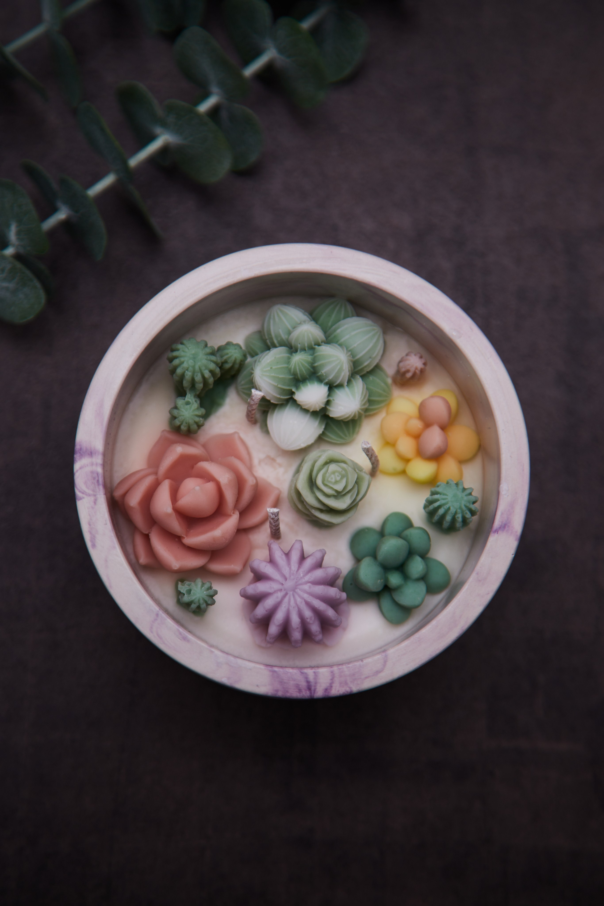 Предметная съёмка свечи в форме суккулентов для Ozon.