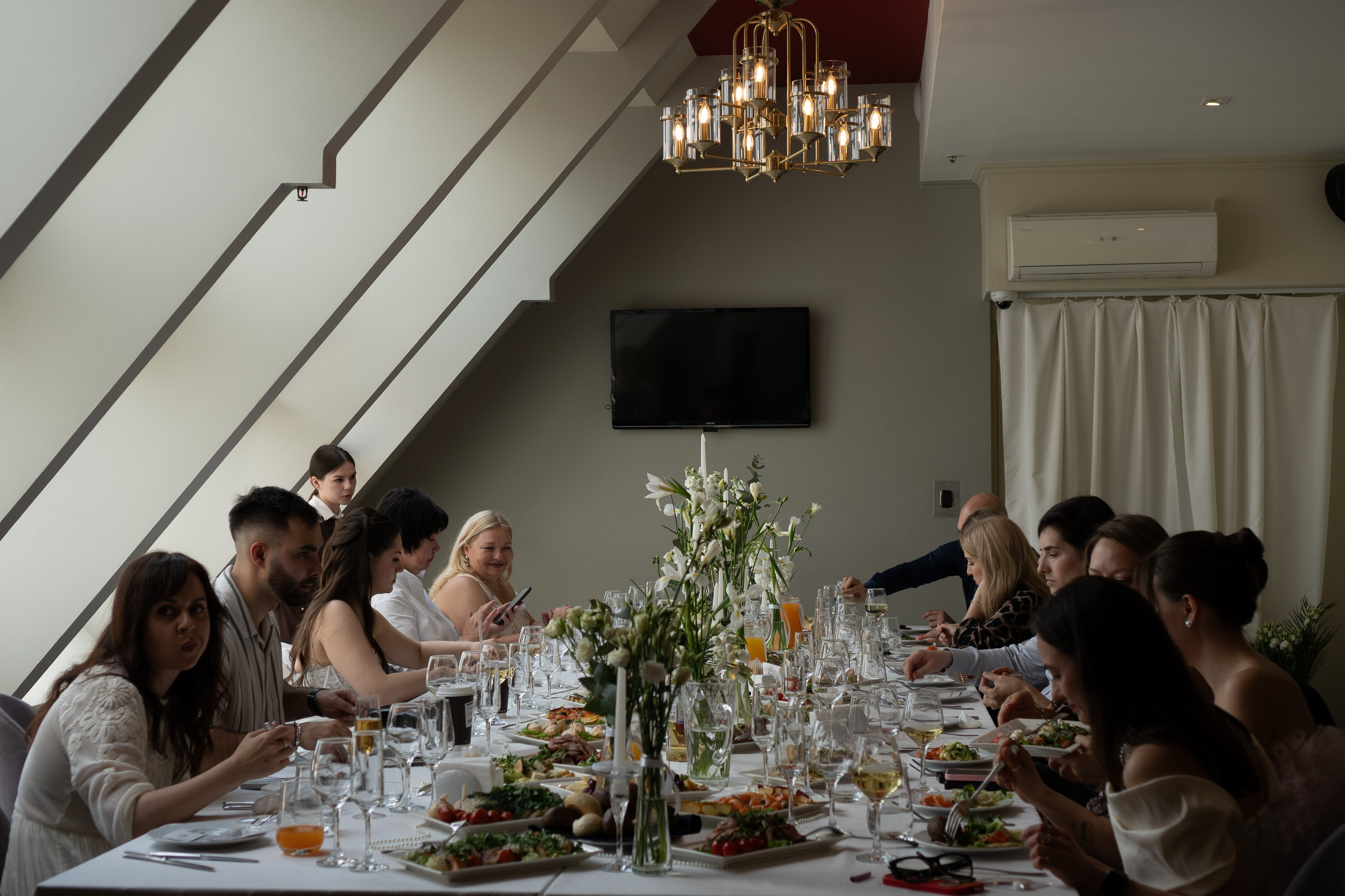 СВАДЕБНЫЙ БАНКЕТ НА ВЛАДИМИРСКОЙ В САНКТ-ПЕТЕРБУРГЕ (КАМЕРНАЯ СВАДЬБА). Профессиональный фотограф, Санкт-Петербург — Виктория Богомолова